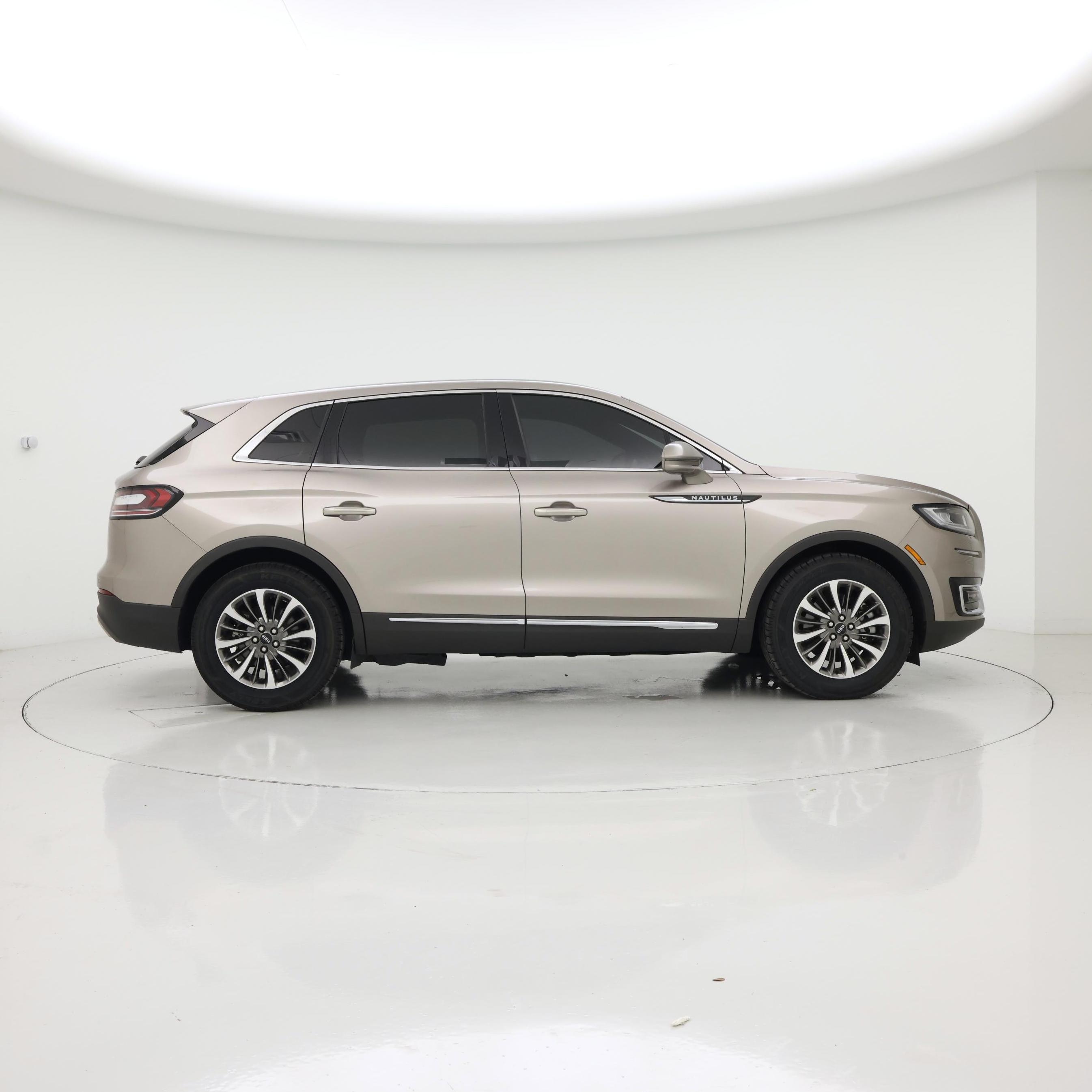 Thumbnail: 2020 Lincoln Nautilus - 7