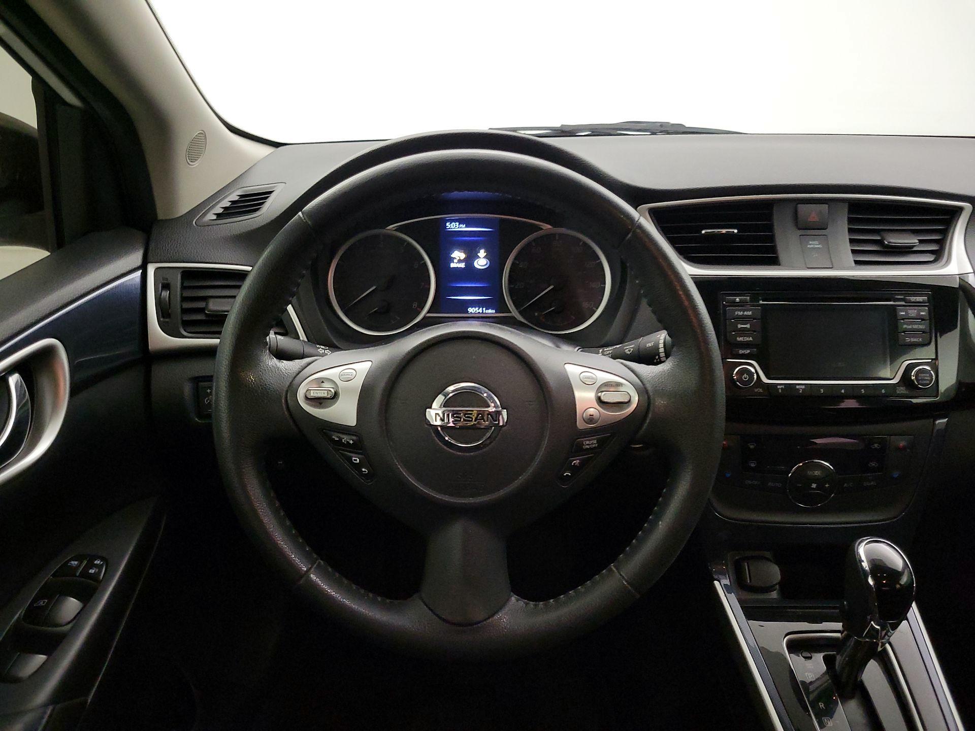 Thumbnail: 2018 Nissan Sentra - 10