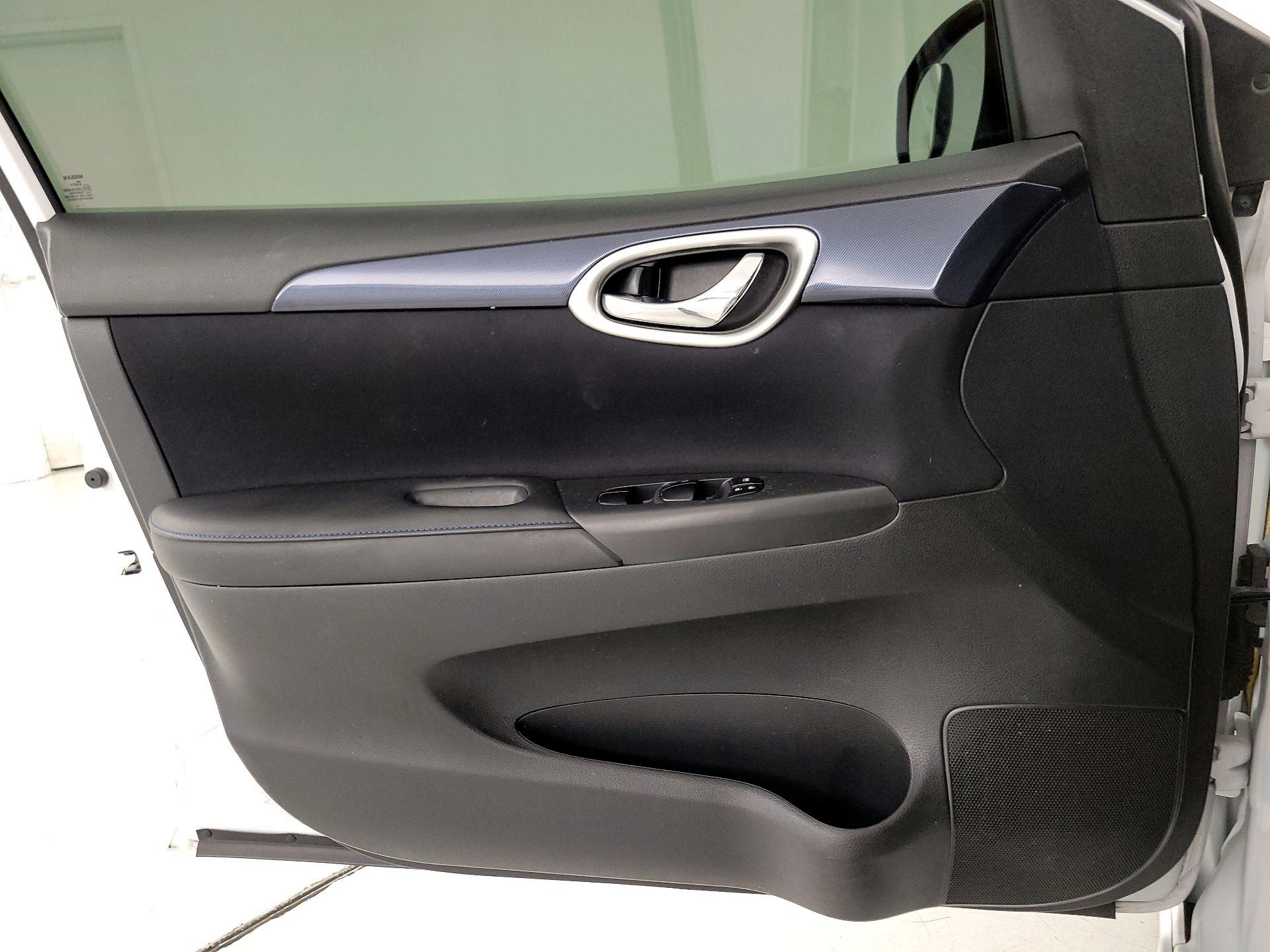 Thumbnail: 2018 Nissan Sentra - 12