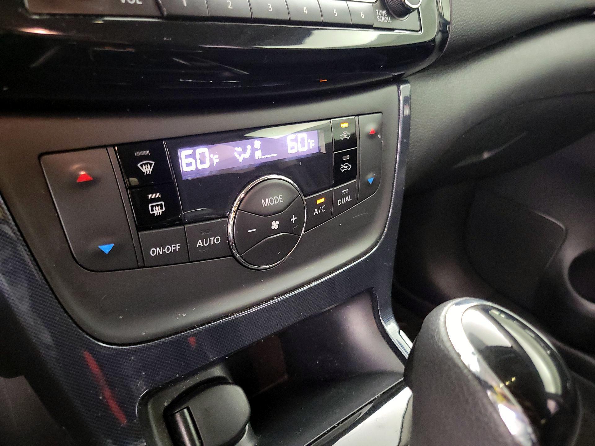 Thumbnail: 2018 Nissan Sentra - 16
