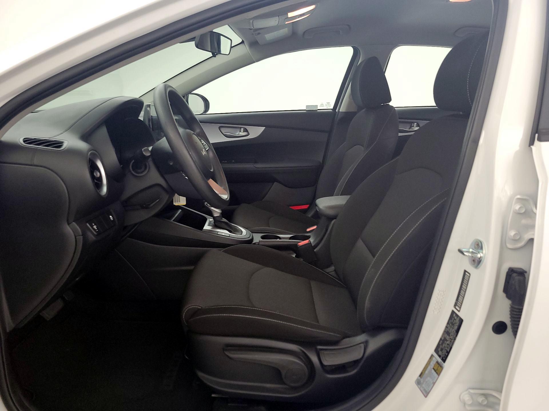 Thumbnail: 2022 Kia Forte - 11