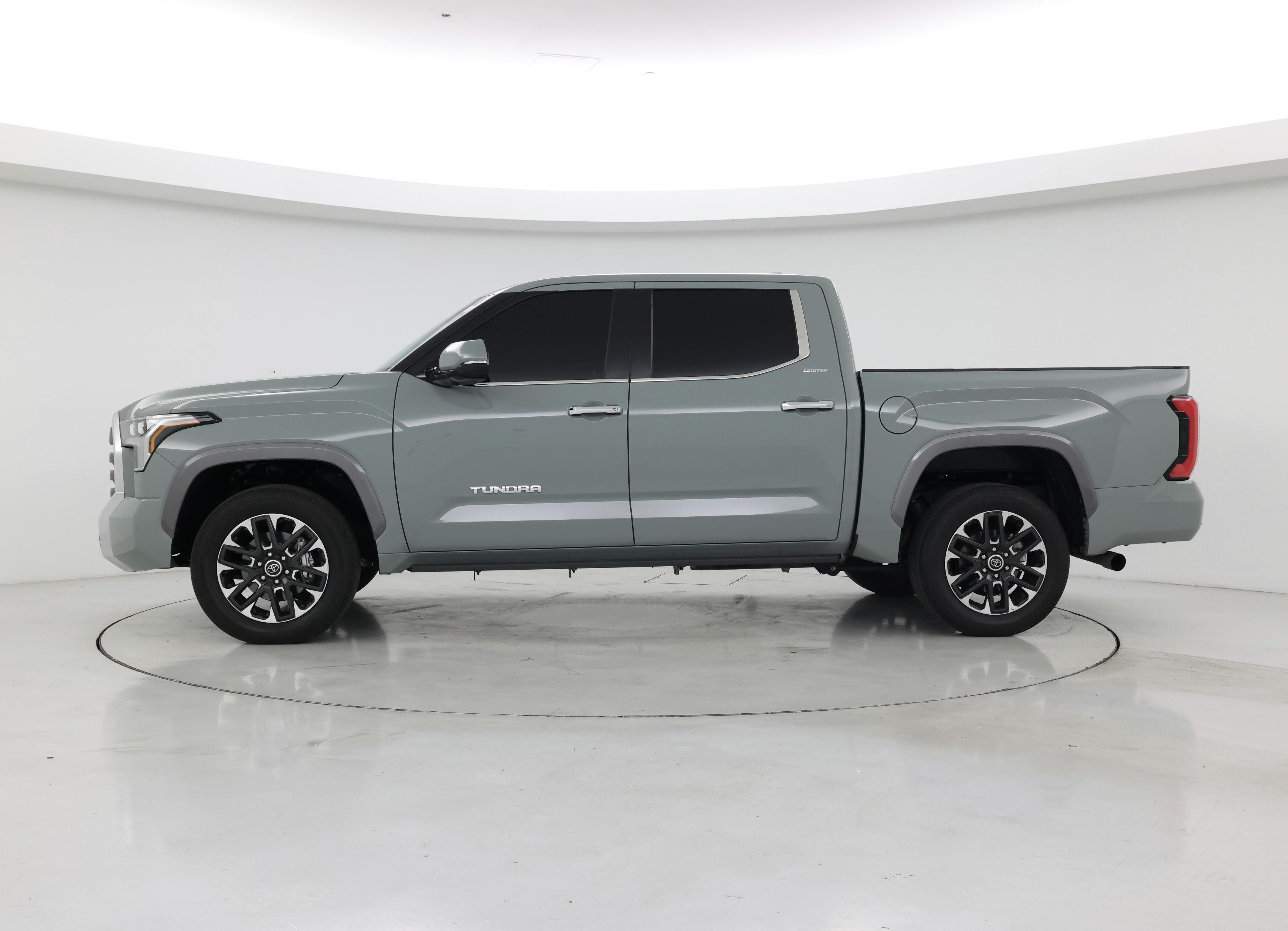 Thumbnail: 2024 Toyota Tundra - 3
