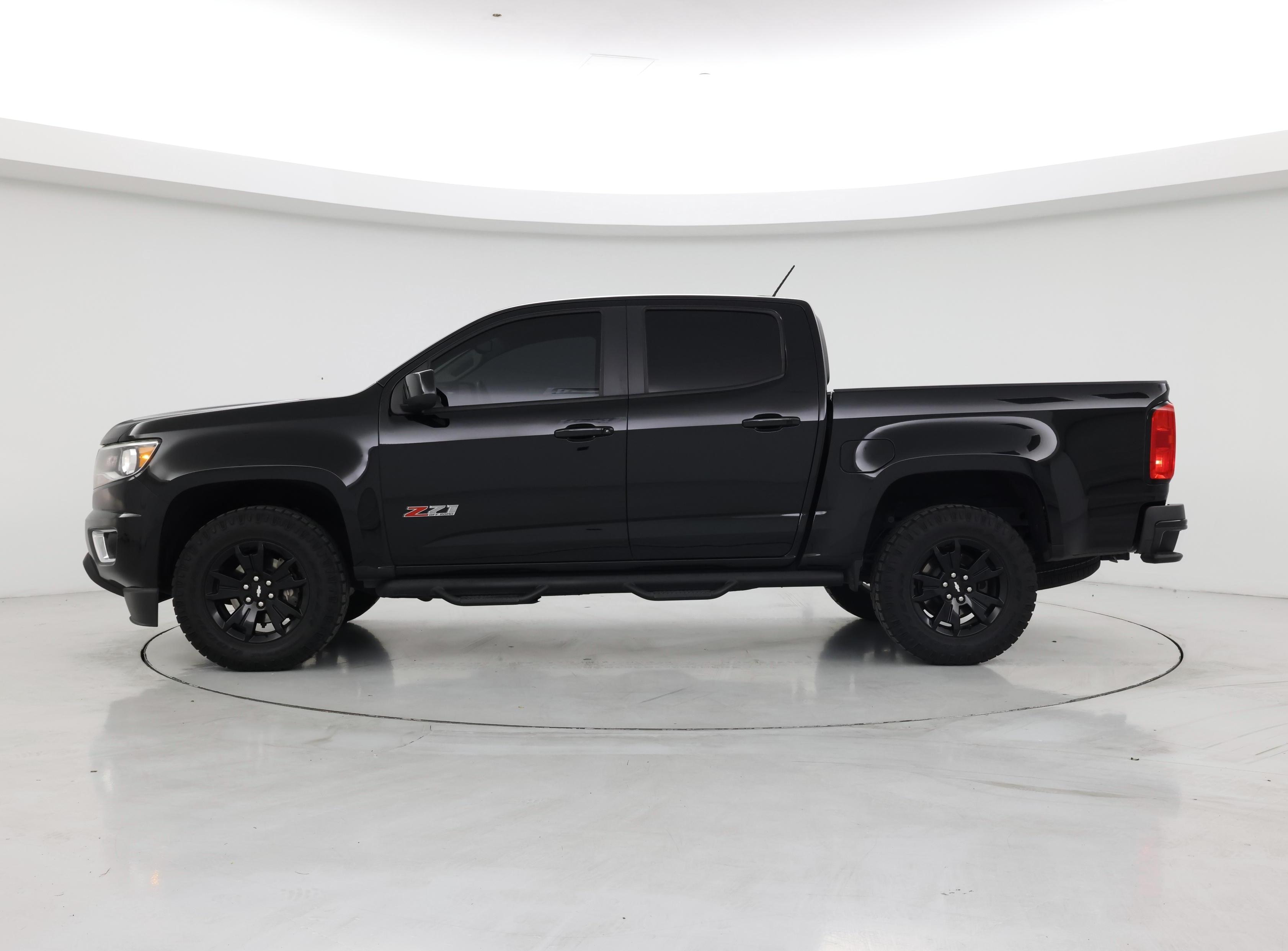 Thumbnail: 2019 Chevrolet Colorado - 3