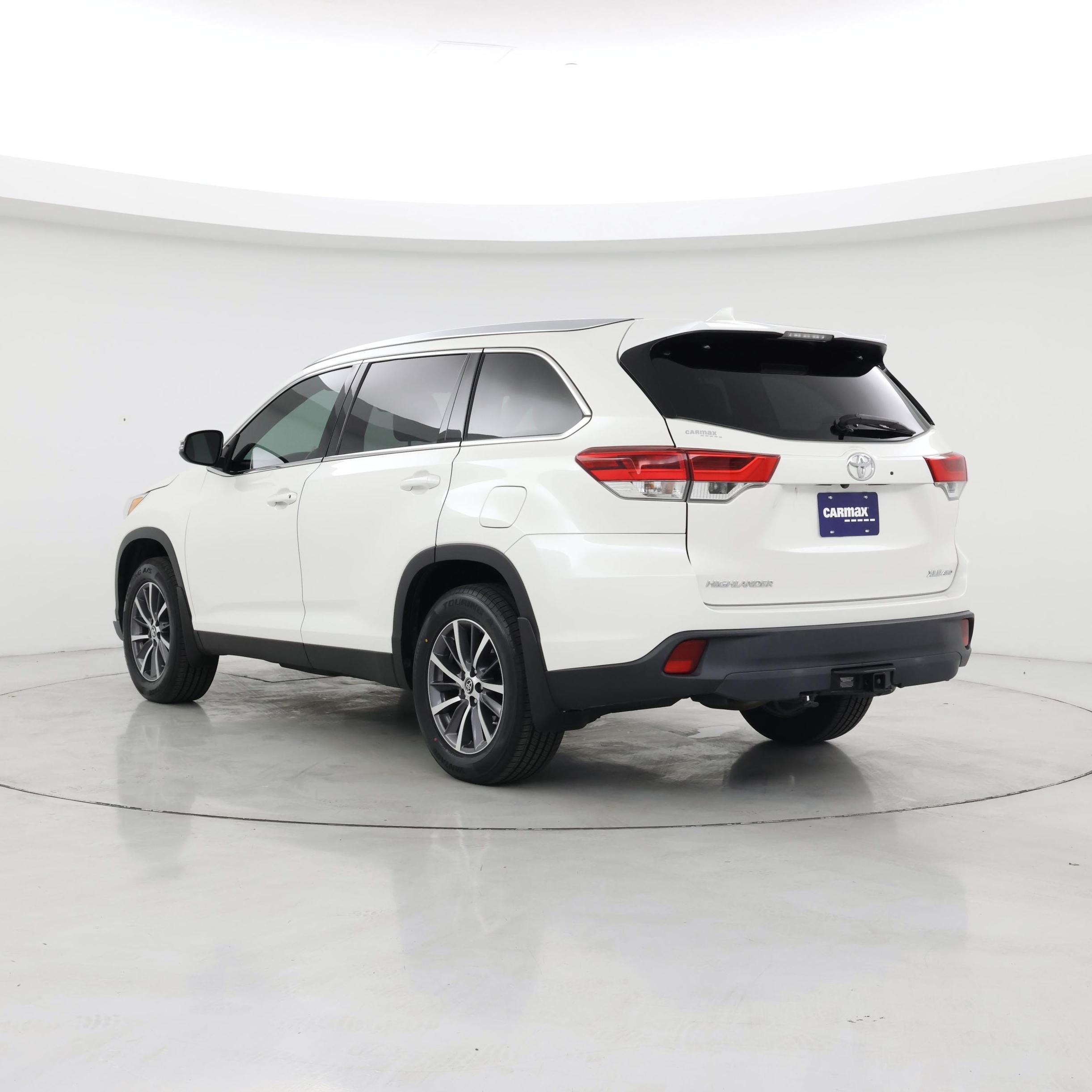 Thumbnail: 2019 Toyota Highlander - 2