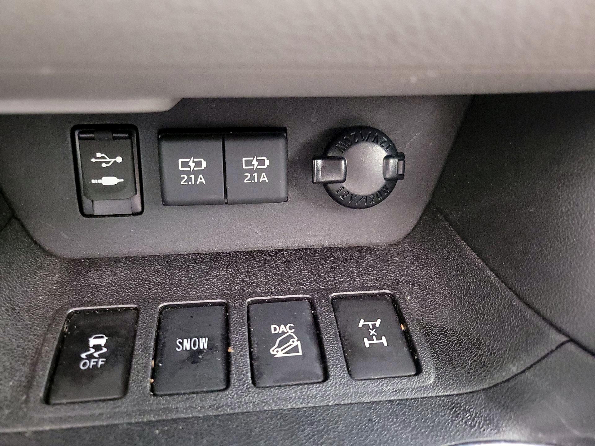 Thumbnail: 2019 Toyota Highlander - 19