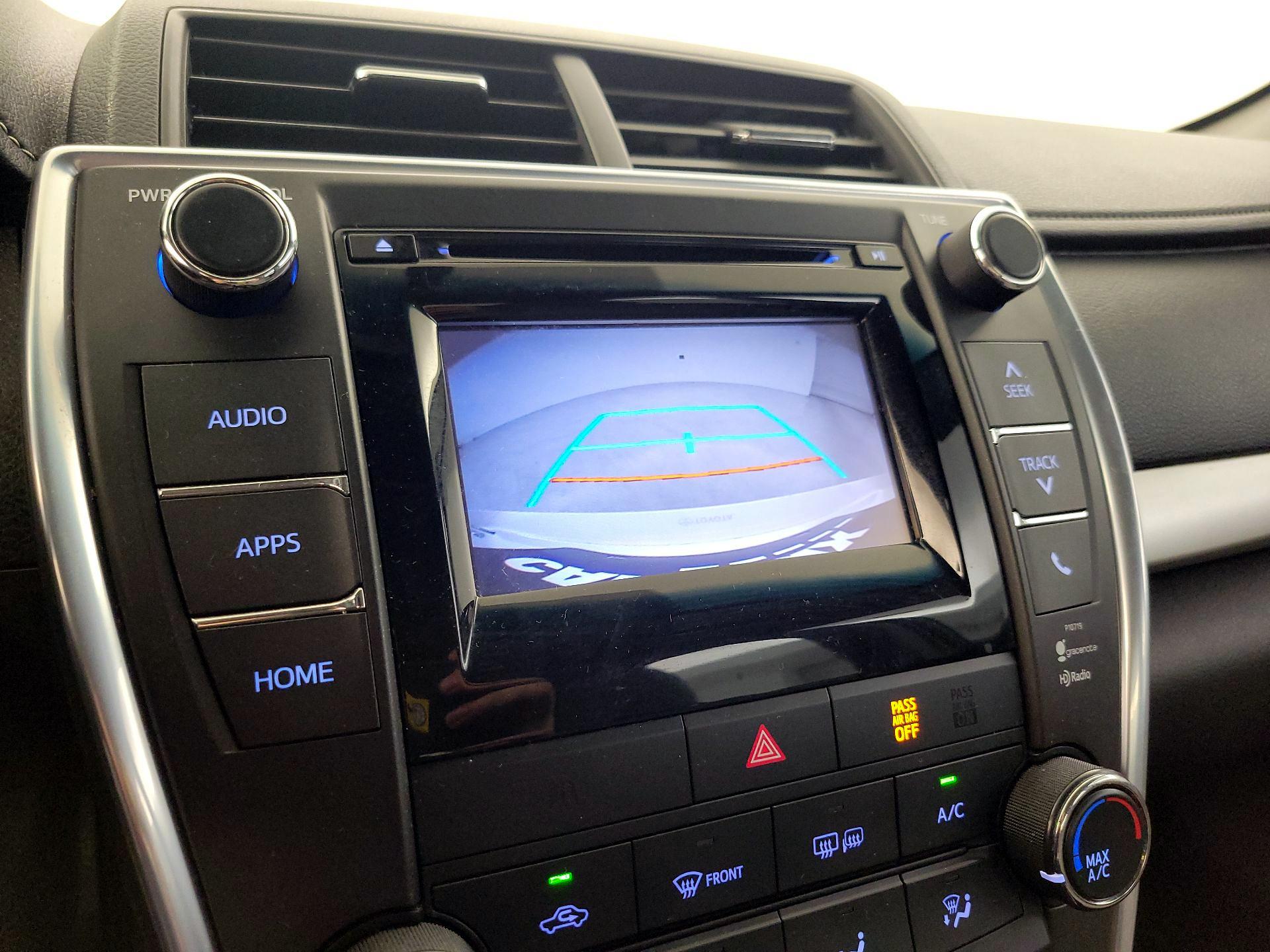 Thumbnail: 2015 Toyota Camry - 14