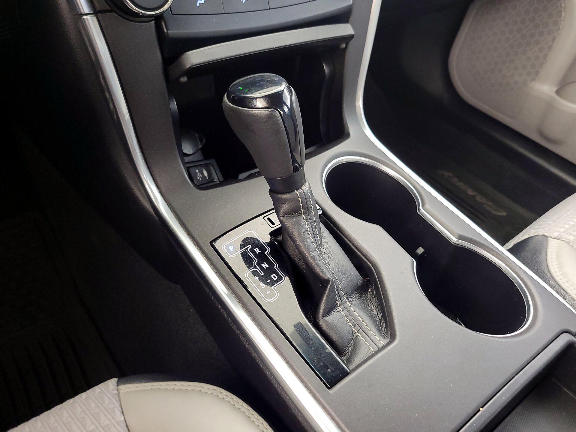 Thumbnail: 2015 Toyota Camry - 17