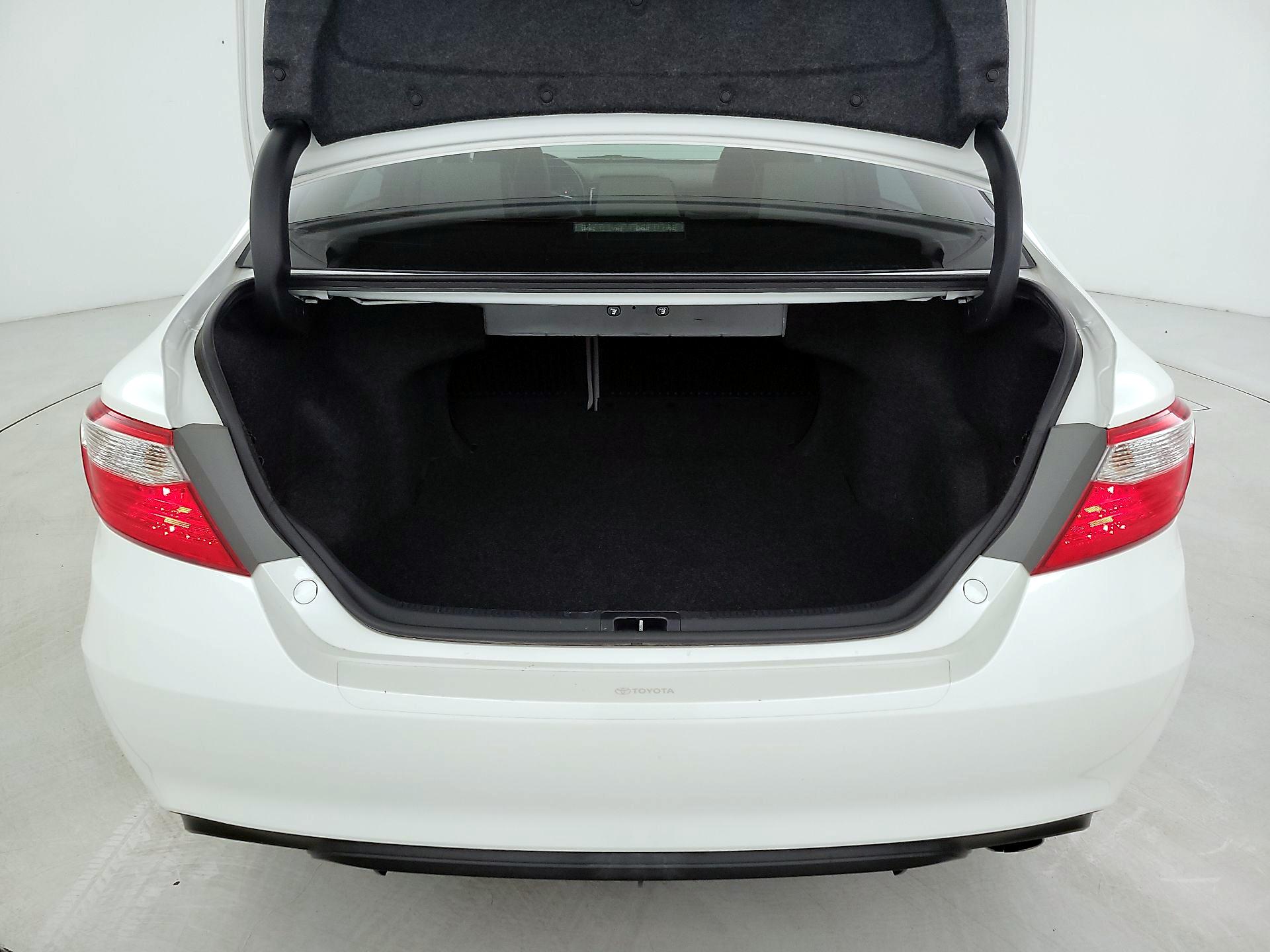 Thumbnail: 2015 Toyota Camry - 20