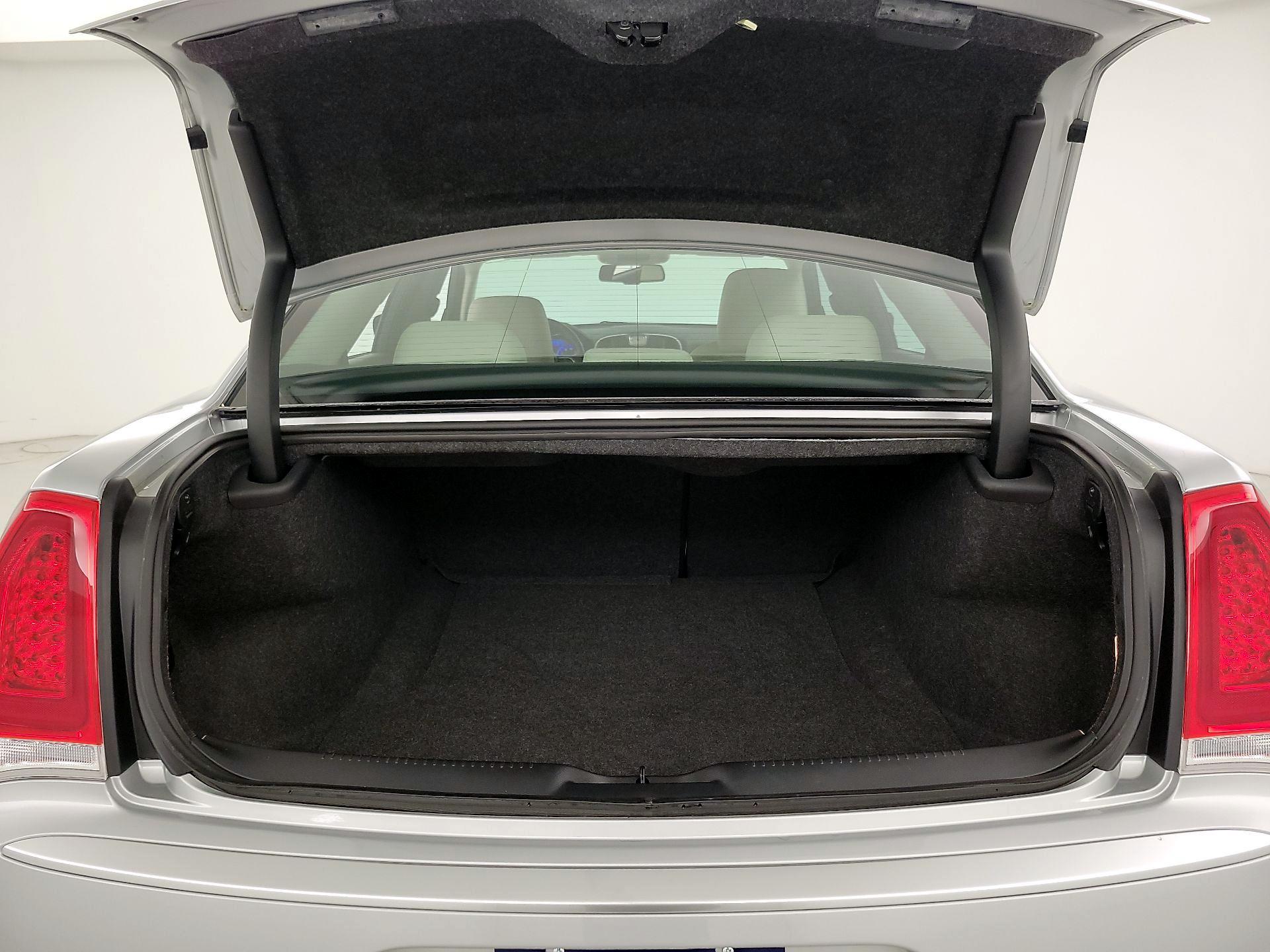 Thumbnail: 2021 Chrysler 300 - 20