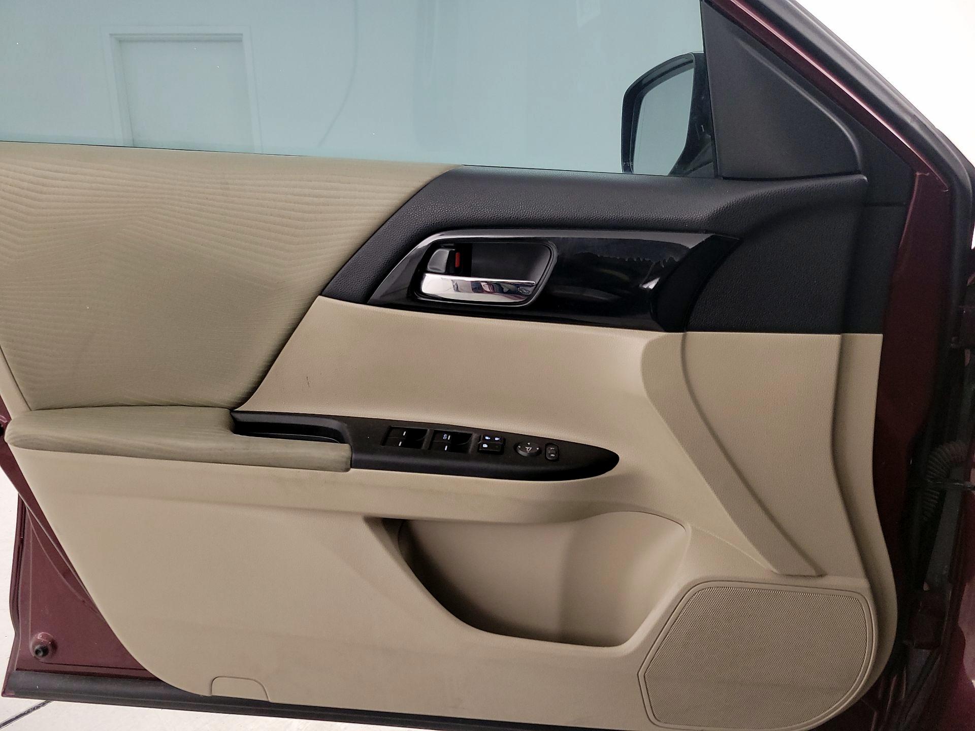 Thumbnail: 2016 Honda Accord - 12