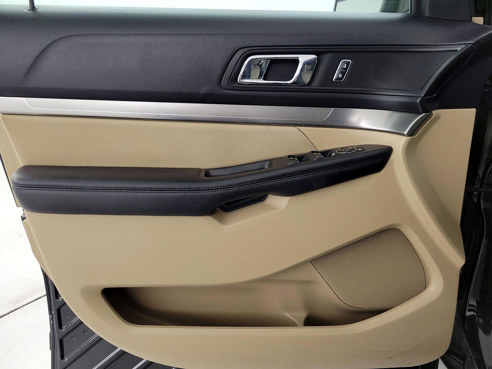 Thumbnail: 2017 Ford Explorer - 12
