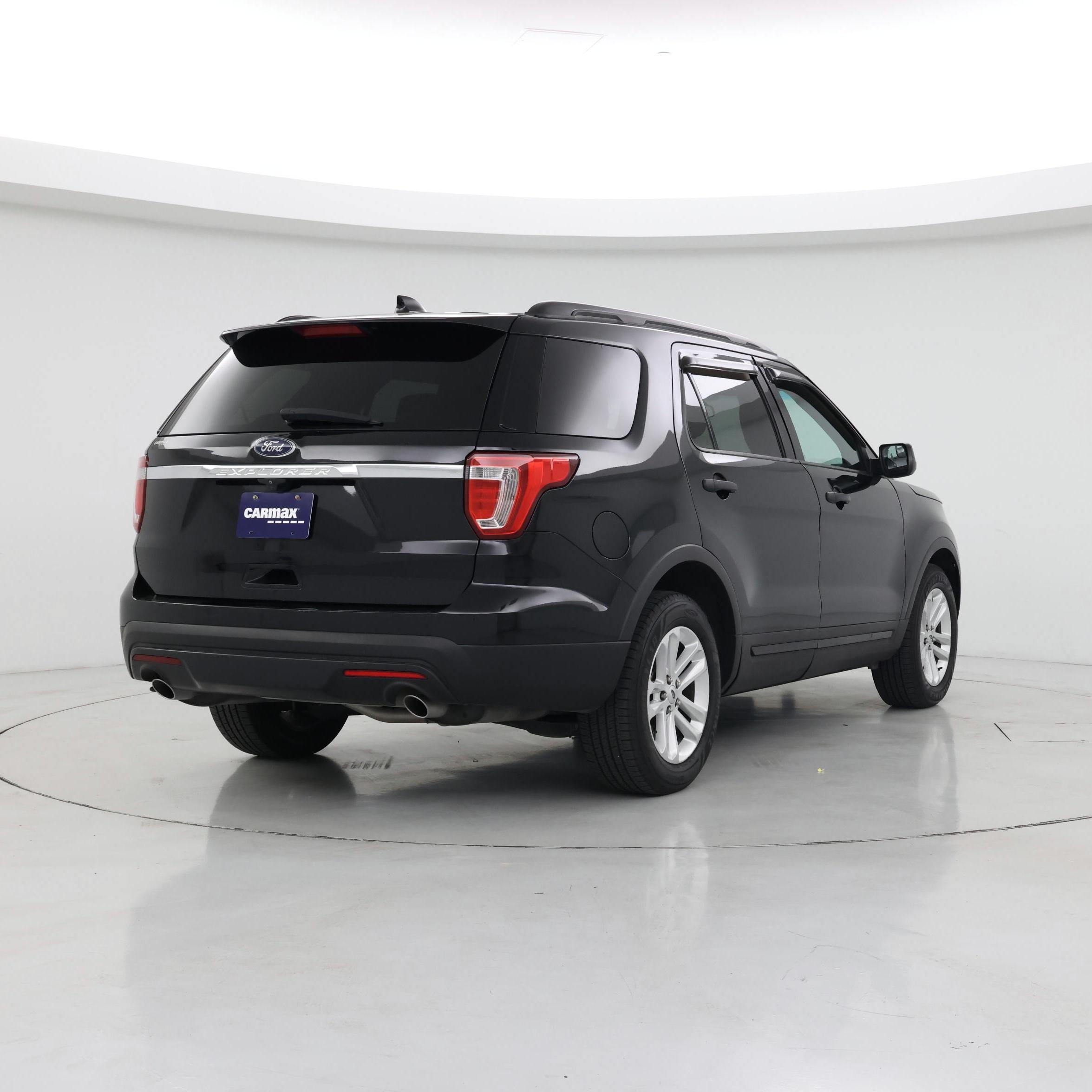 Thumbnail: 2017 Ford Explorer - 8