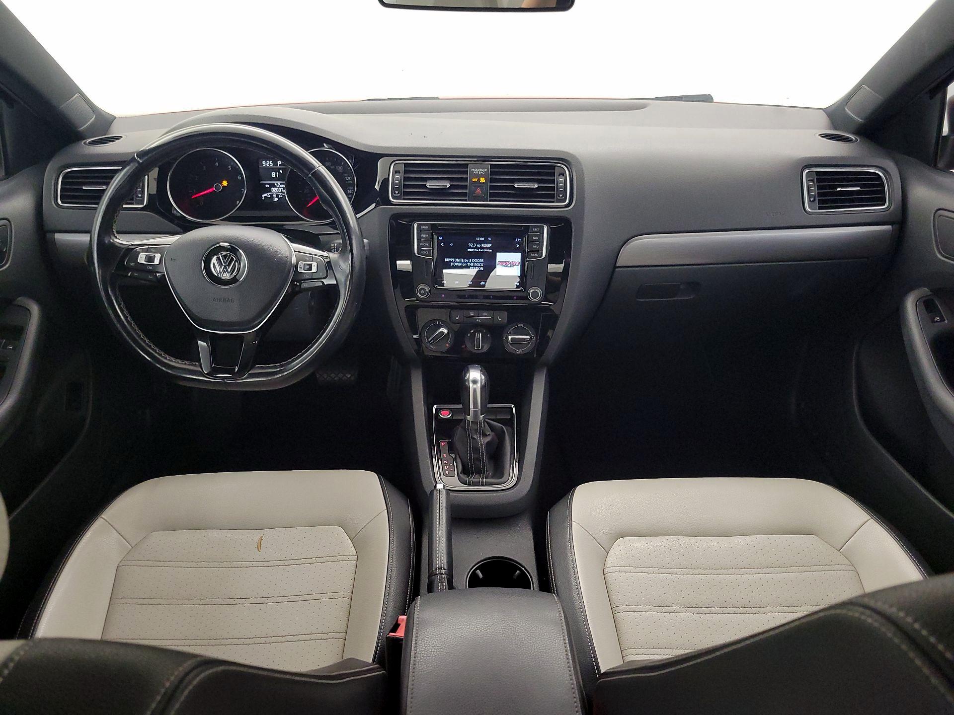 Thumbnail: 2016 Volkswagen Jetta - 9