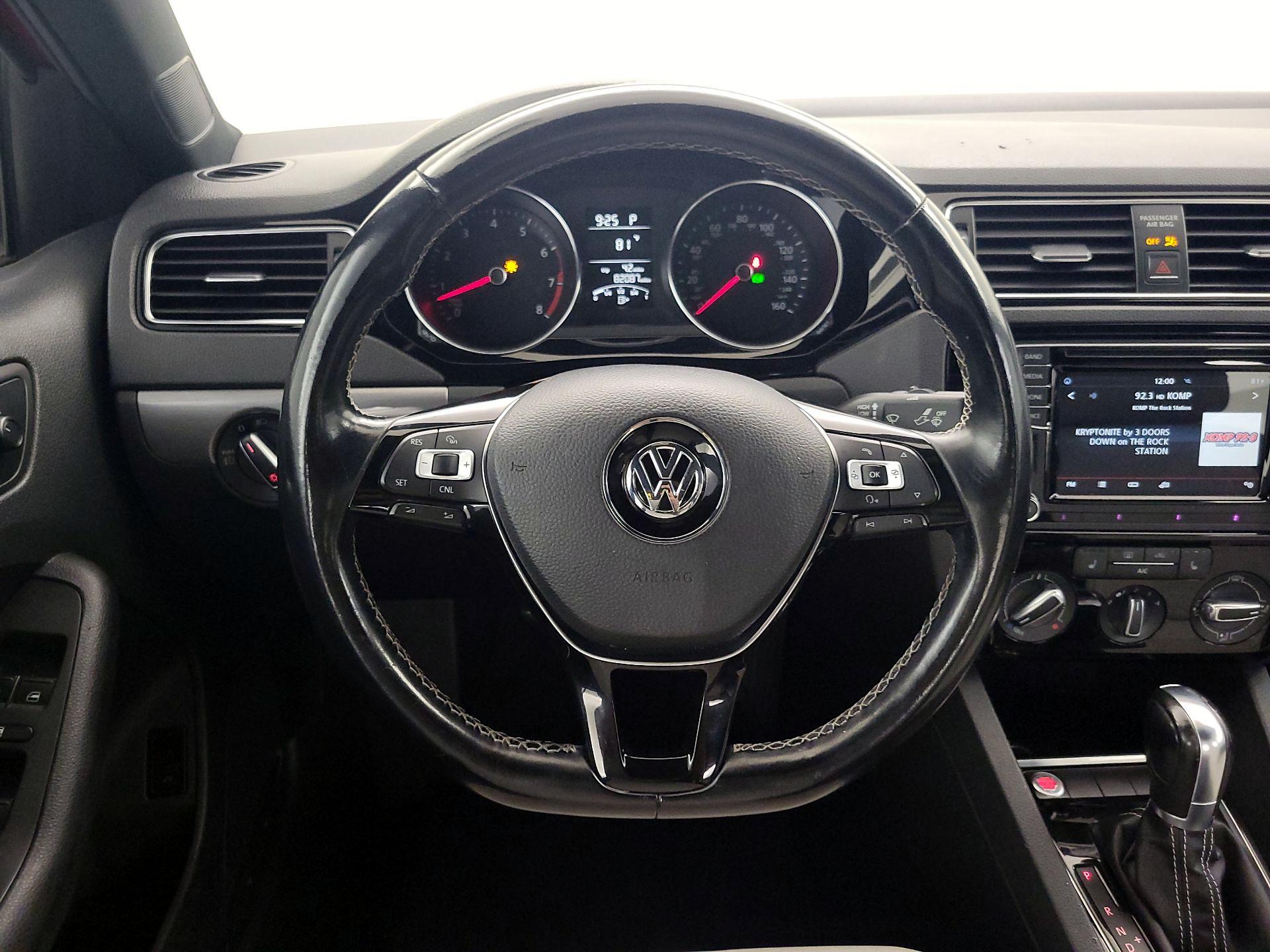 Thumbnail: 2016 Volkswagen Jetta - 10