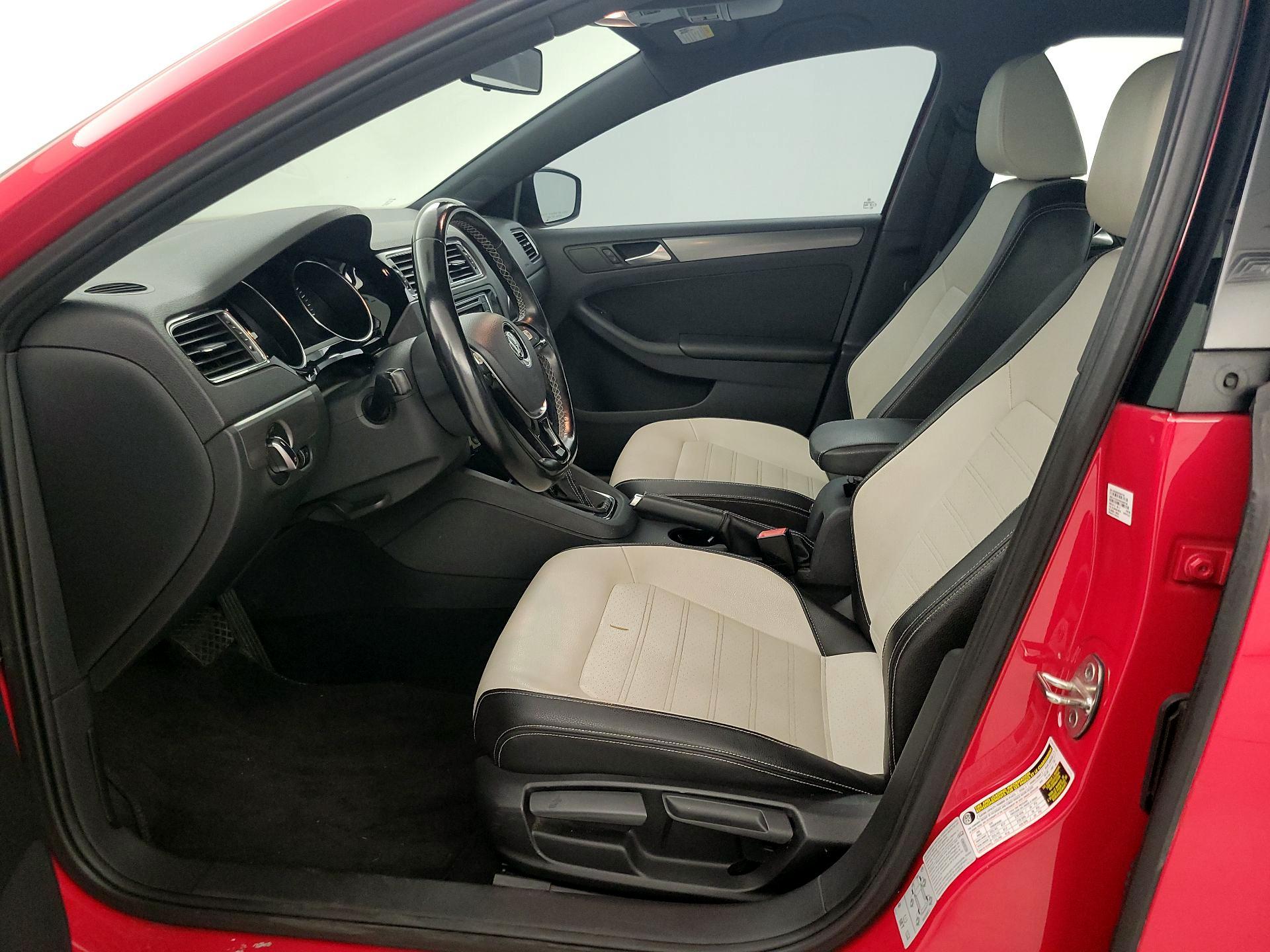 Thumbnail: 2016 Volkswagen Jetta - 11