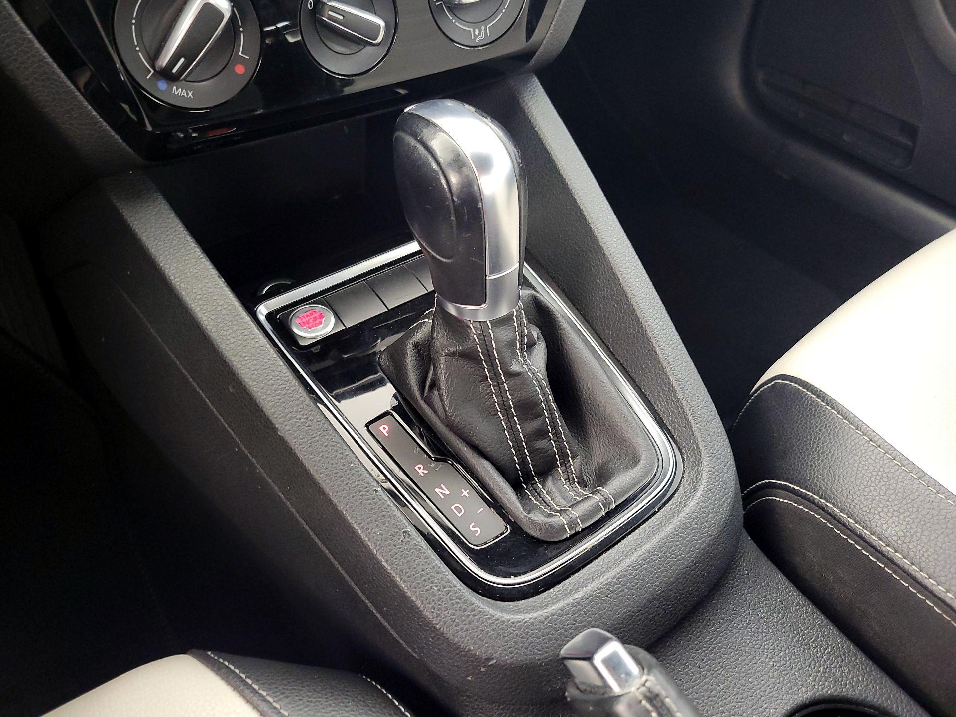 Thumbnail: 2016 Volkswagen Jetta - 17