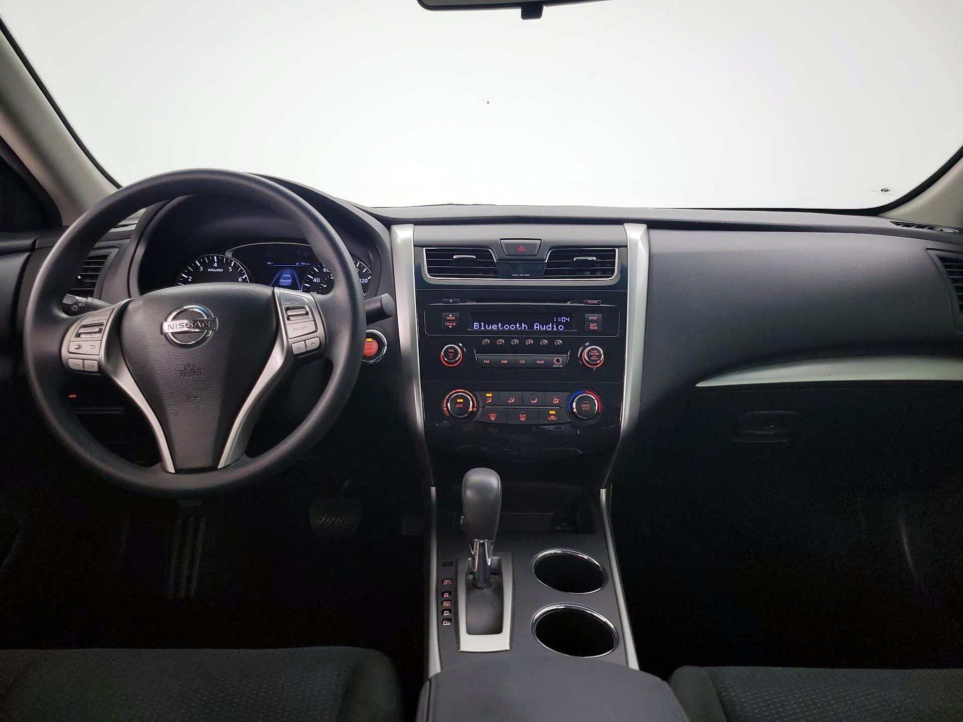 Thumbnail: 2015 Nissan Altima - 9