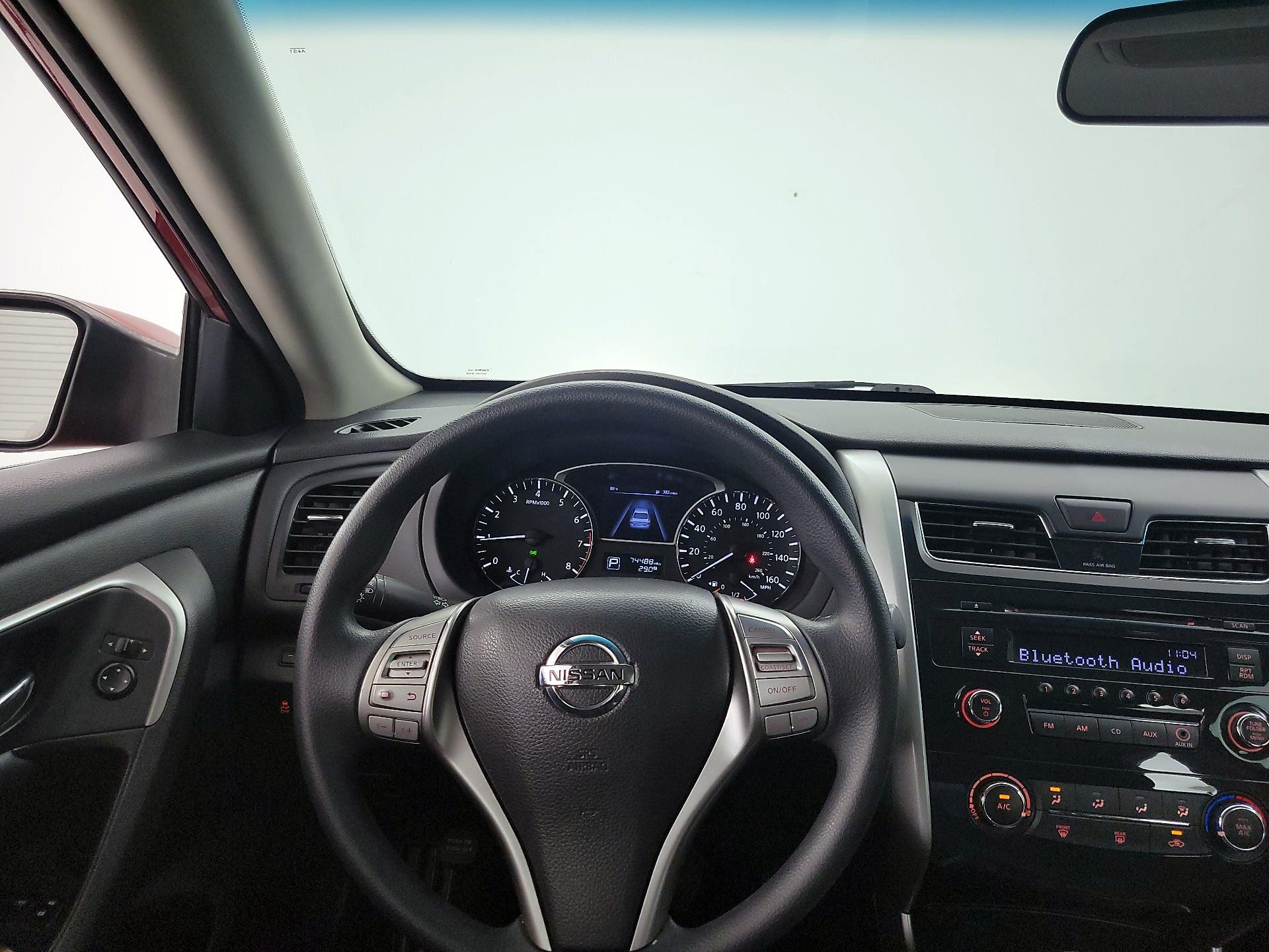 Thumbnail: 2015 Nissan Altima - 10
