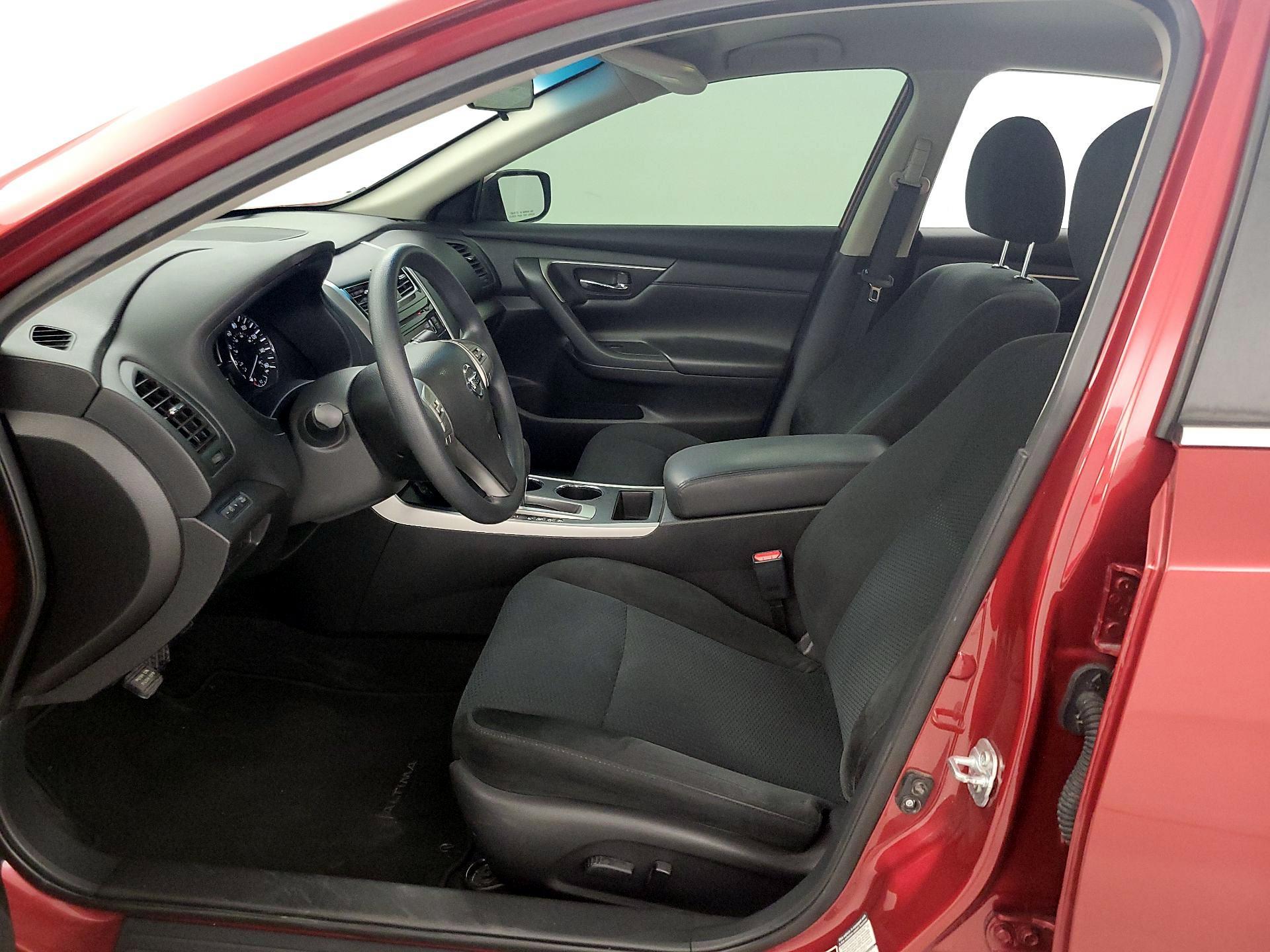 Thumbnail: 2015 Nissan Altima - 11