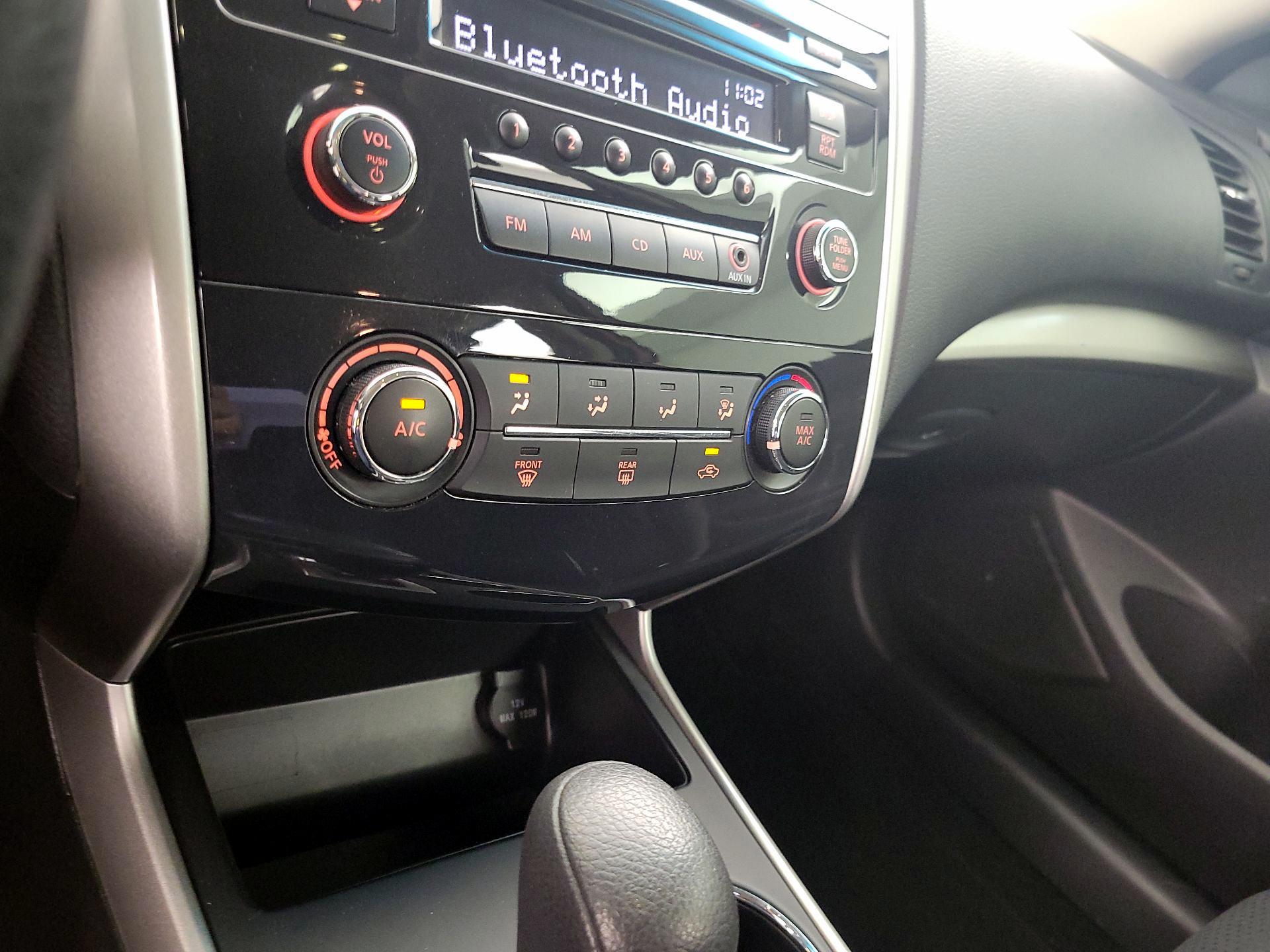 Thumbnail: 2015 Nissan Altima - 15