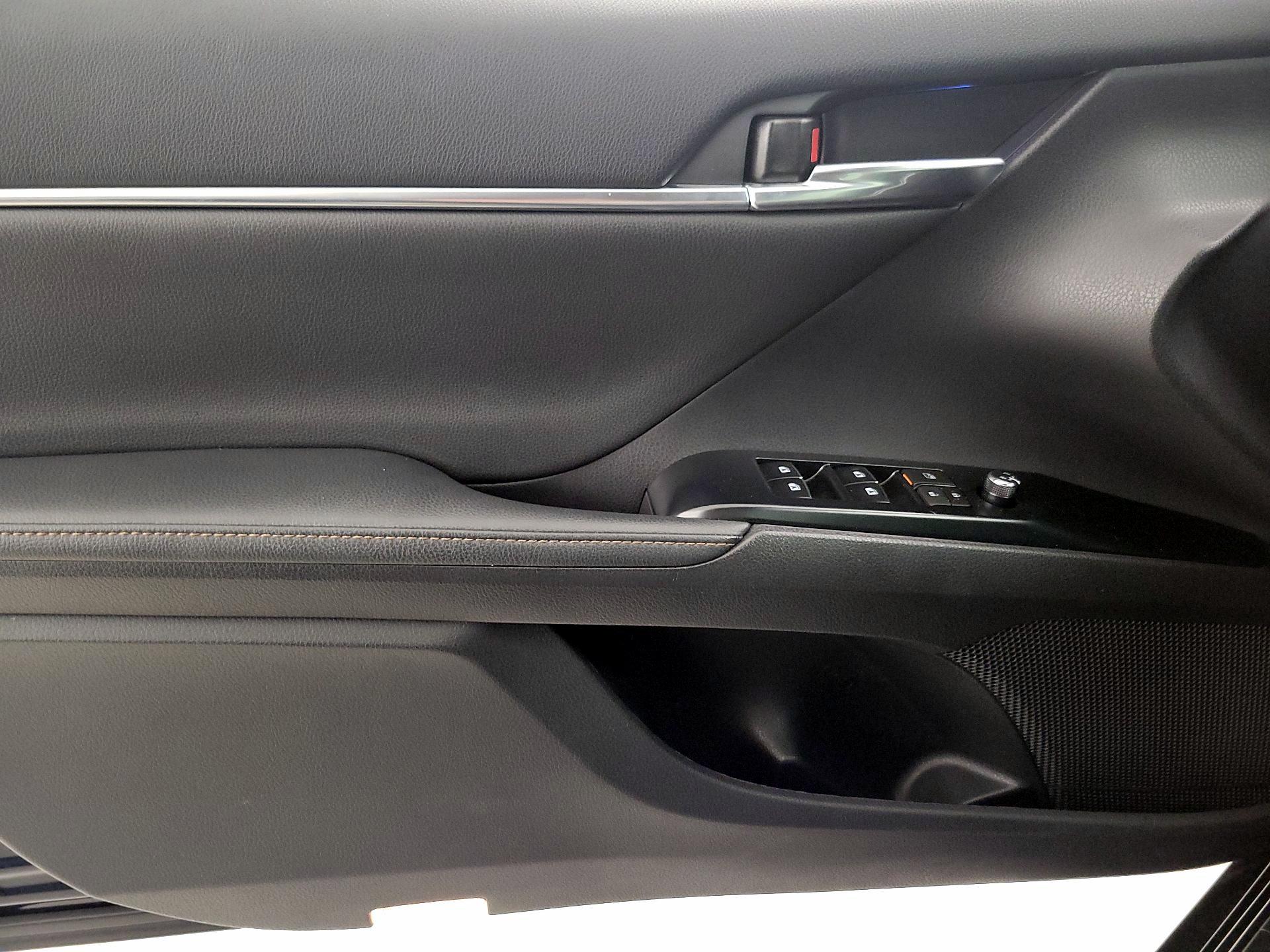 Thumbnail: 2020 Toyota Camry - 12