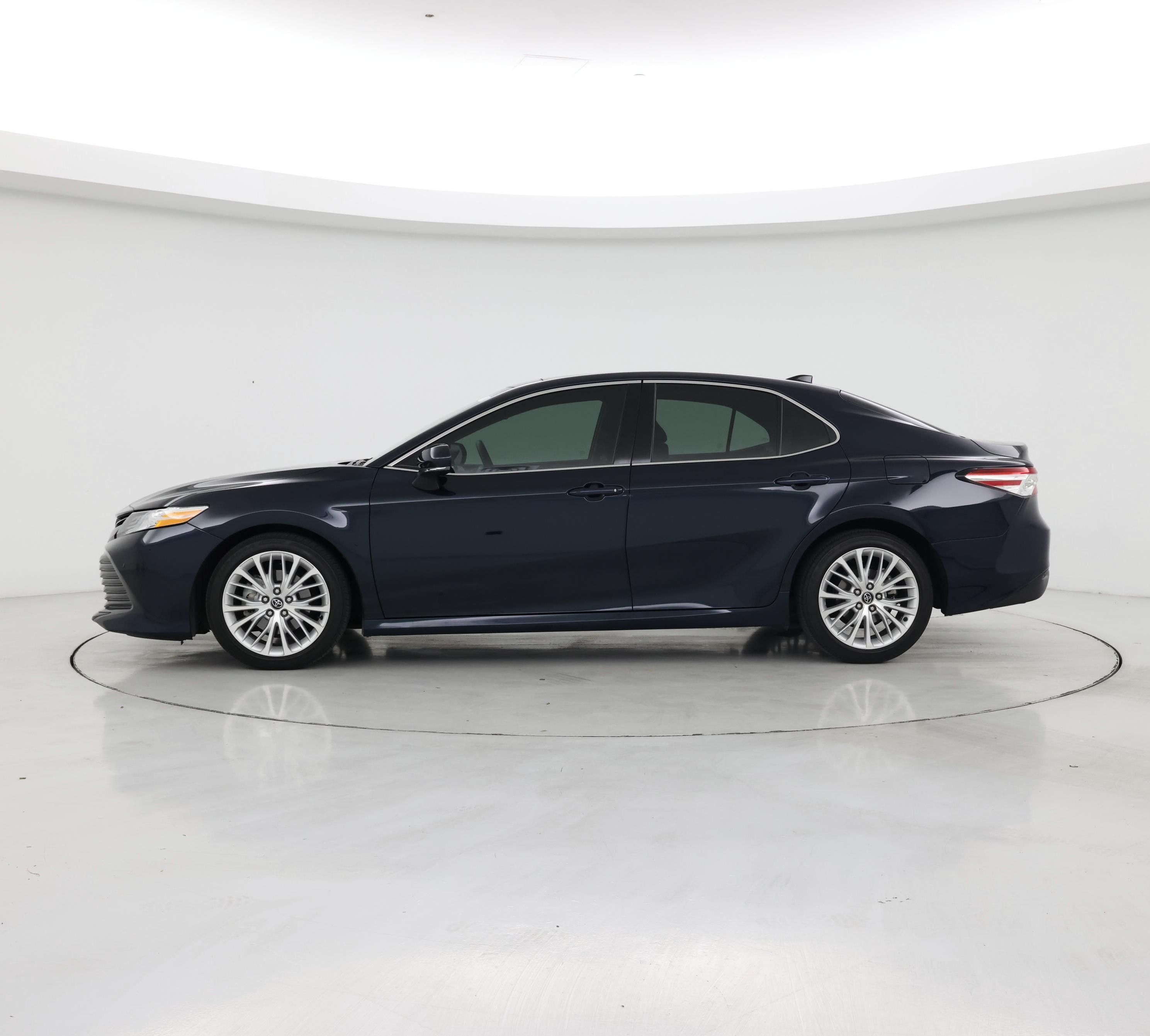 Thumbnail: 2020 Toyota Camry - 3