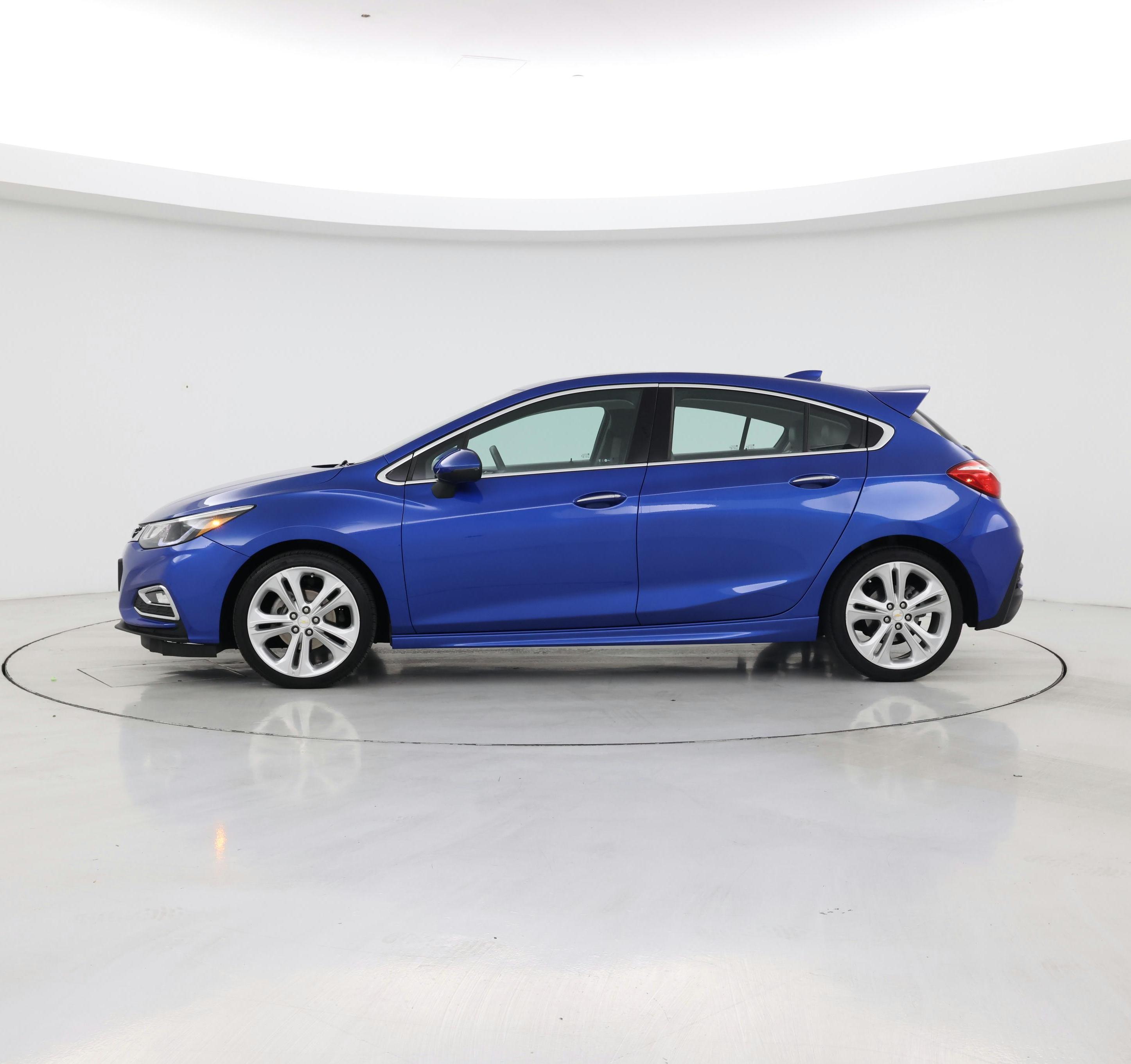Thumbnail: 2017 Chevrolet Cruze - 3