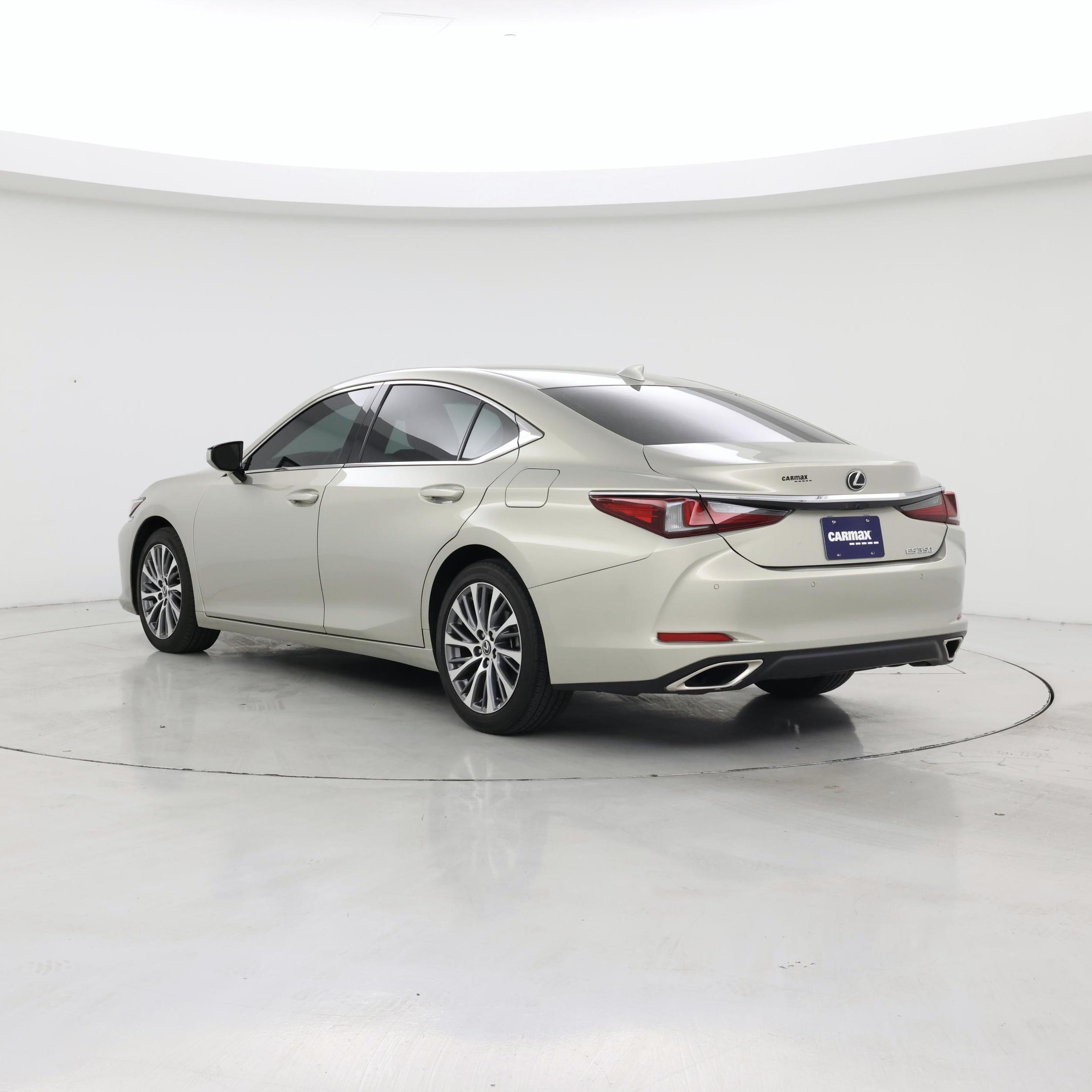 Thumbnail: 2019 Lexus ES - 2