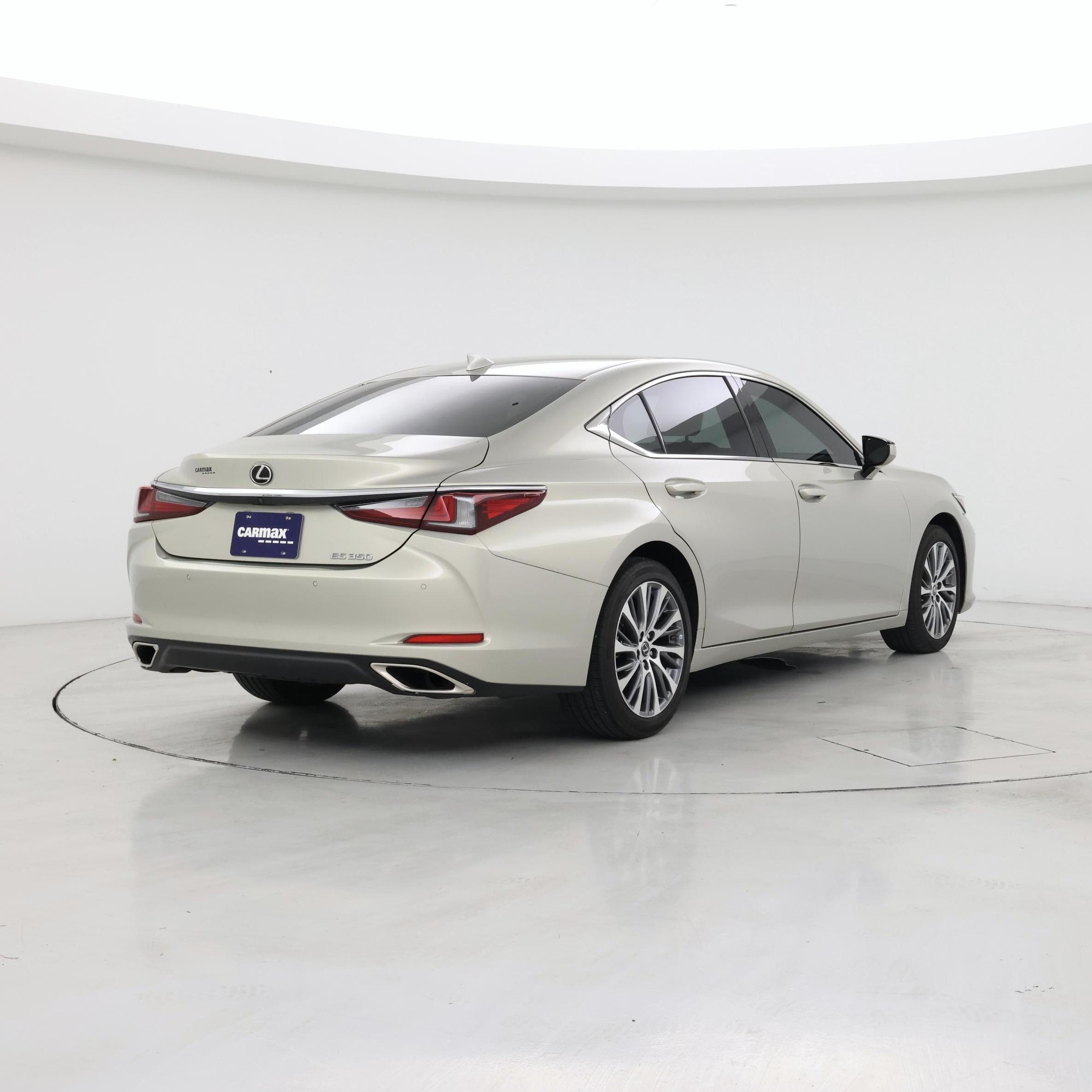 Thumbnail: 2019 Lexus ES - 8