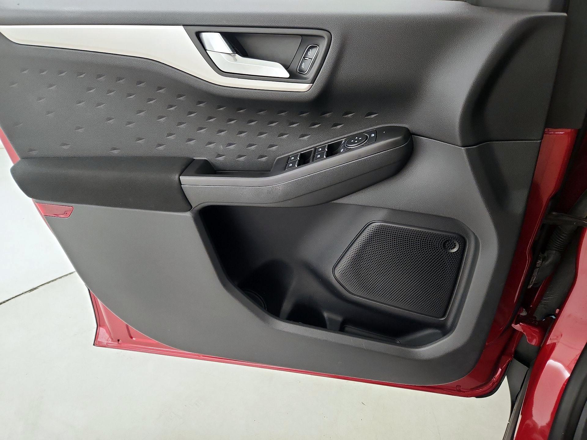 Thumbnail: 2020 Ford Escape - 12