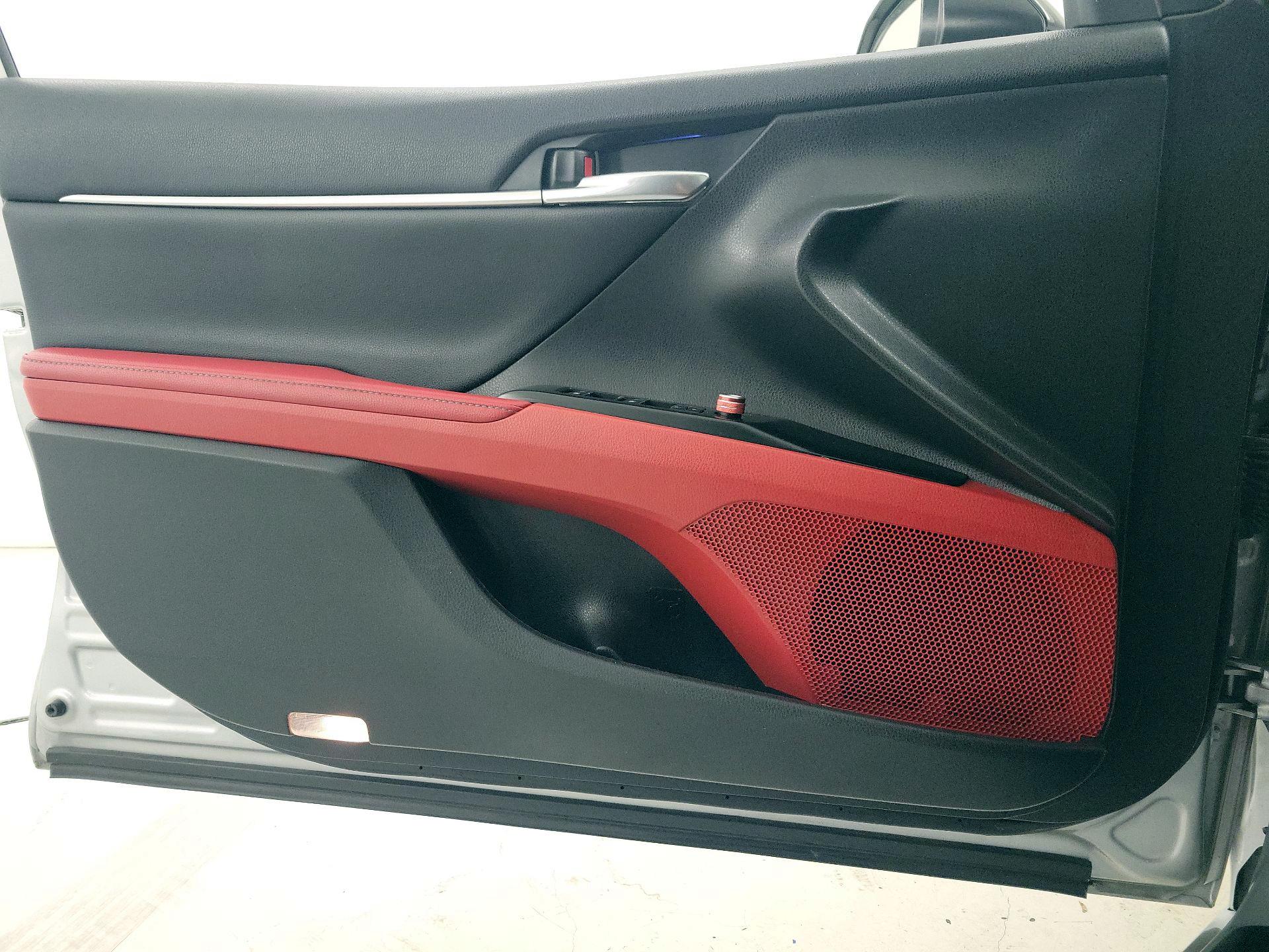 Thumbnail: 2020 Toyota Camry - 12