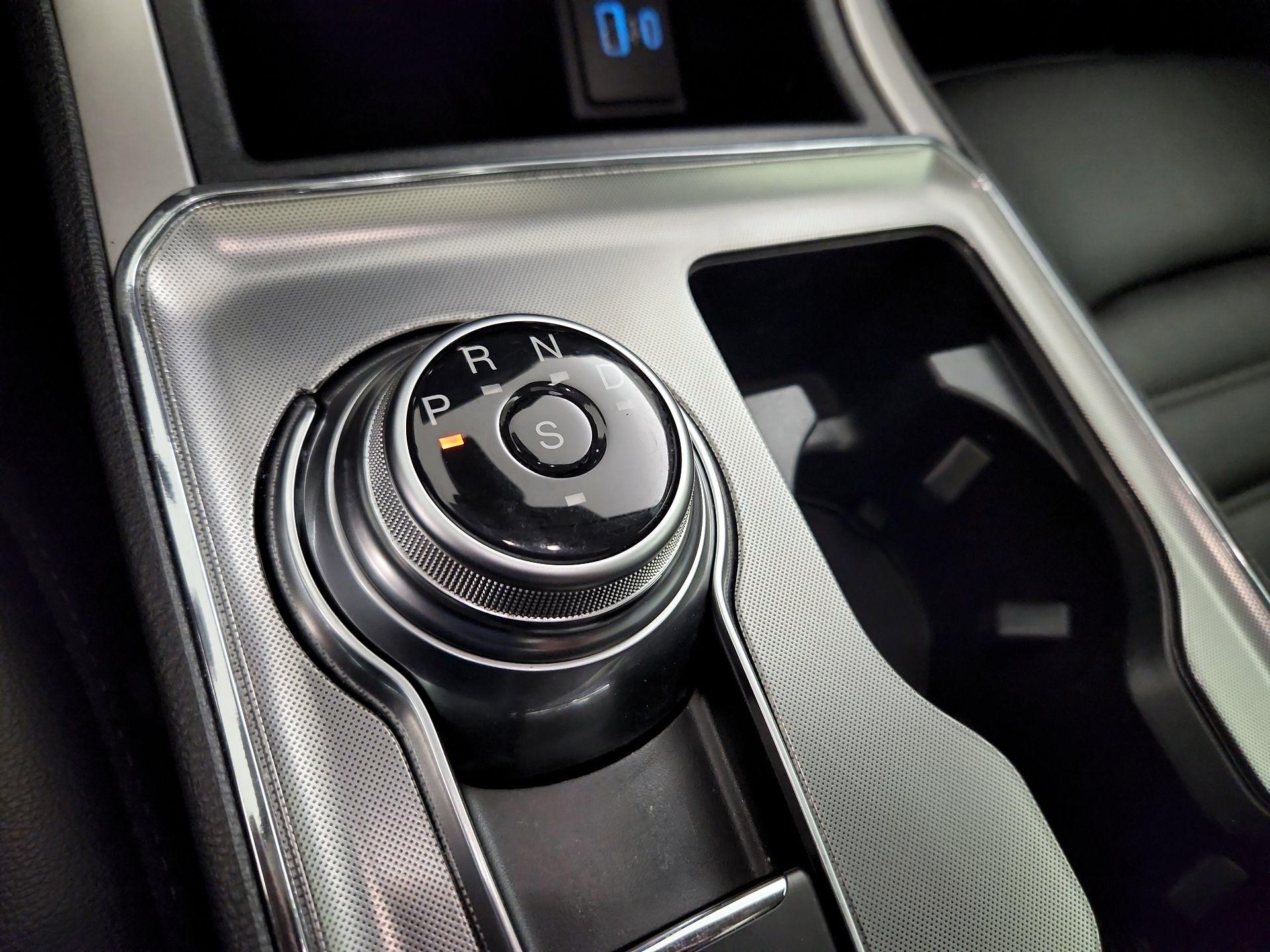 Thumbnail: 2022 Ford Edge - 17