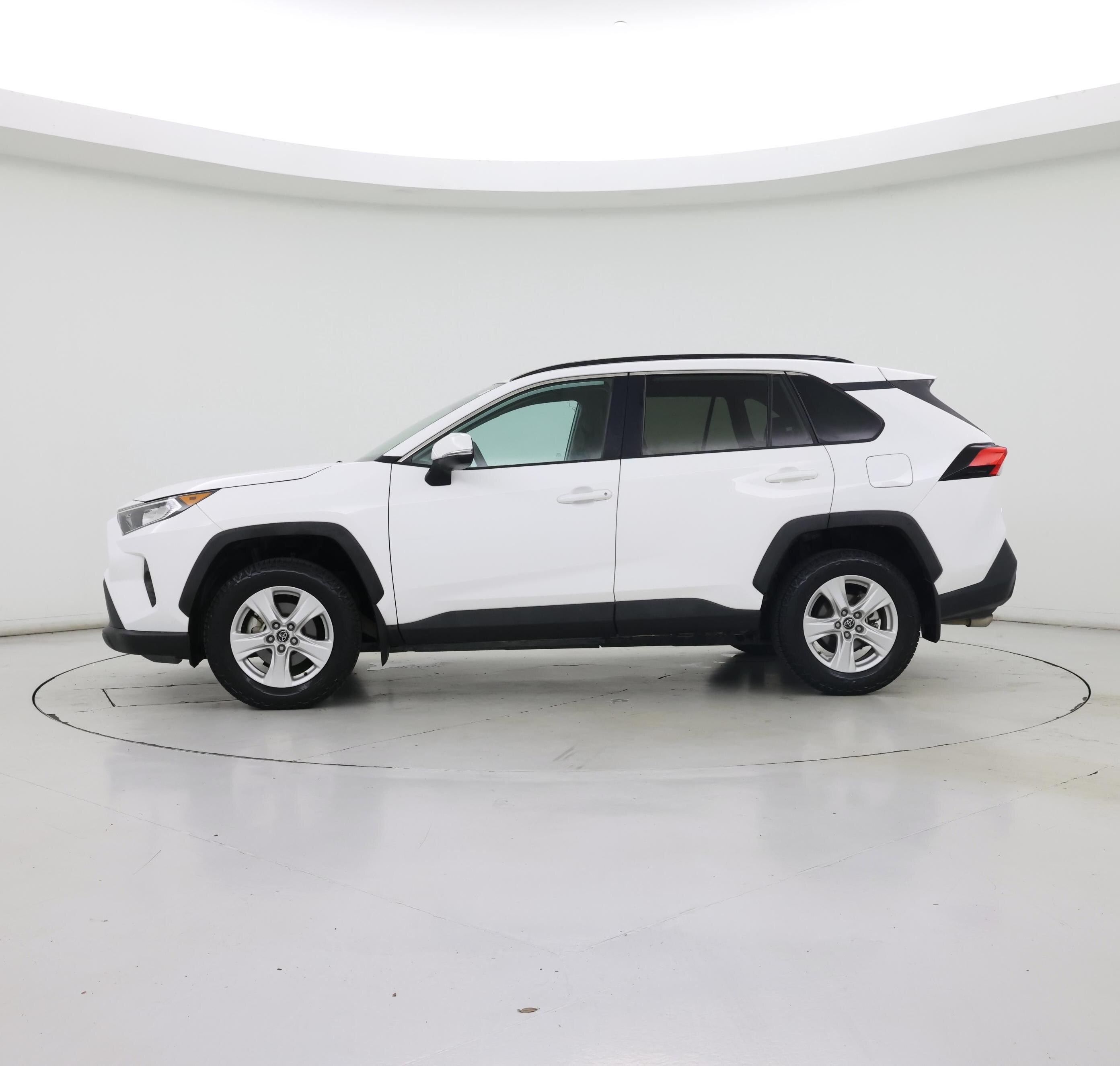 Thumbnail: 2020 Toyota RAV4 - 3