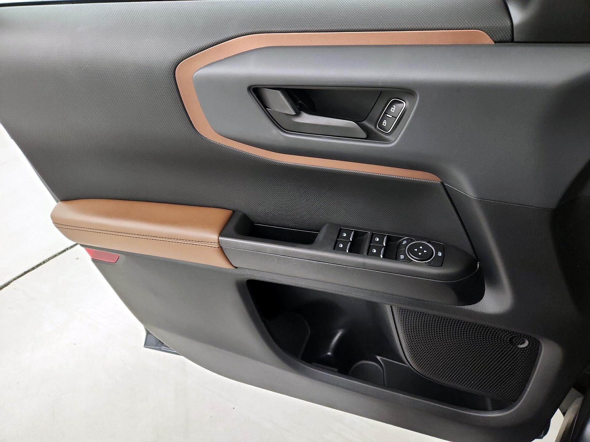 Thumbnail: 2022 Ford Bronco Sport - 12