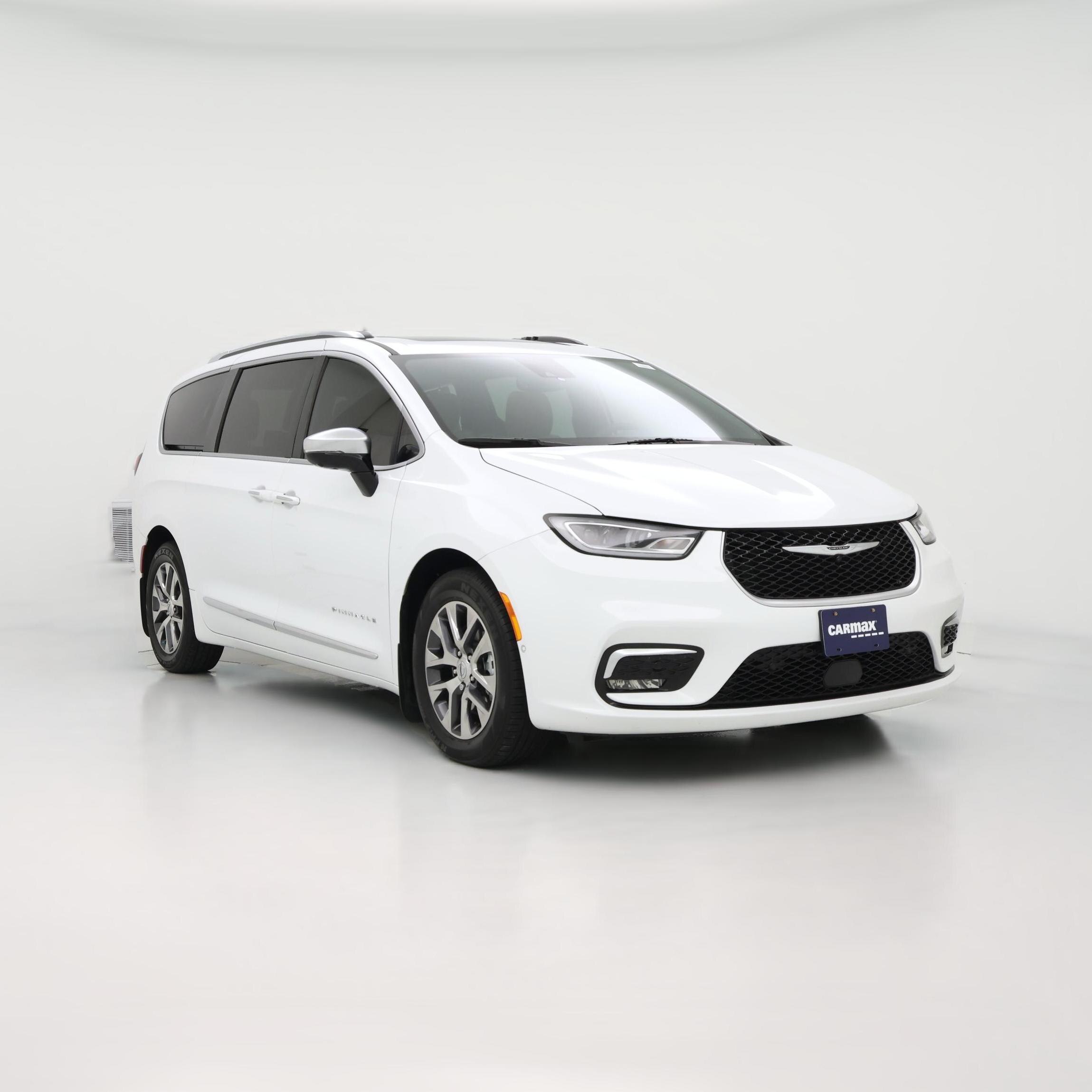 Thumbnail: 2023 Chrysler Pacifica - 1