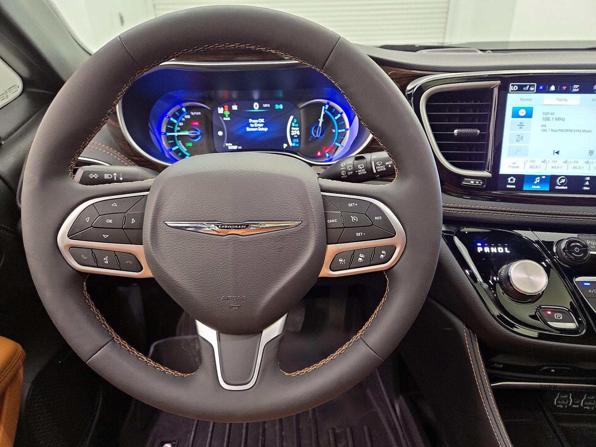 Thumbnail: 2023 Chrysler Pacifica - 10