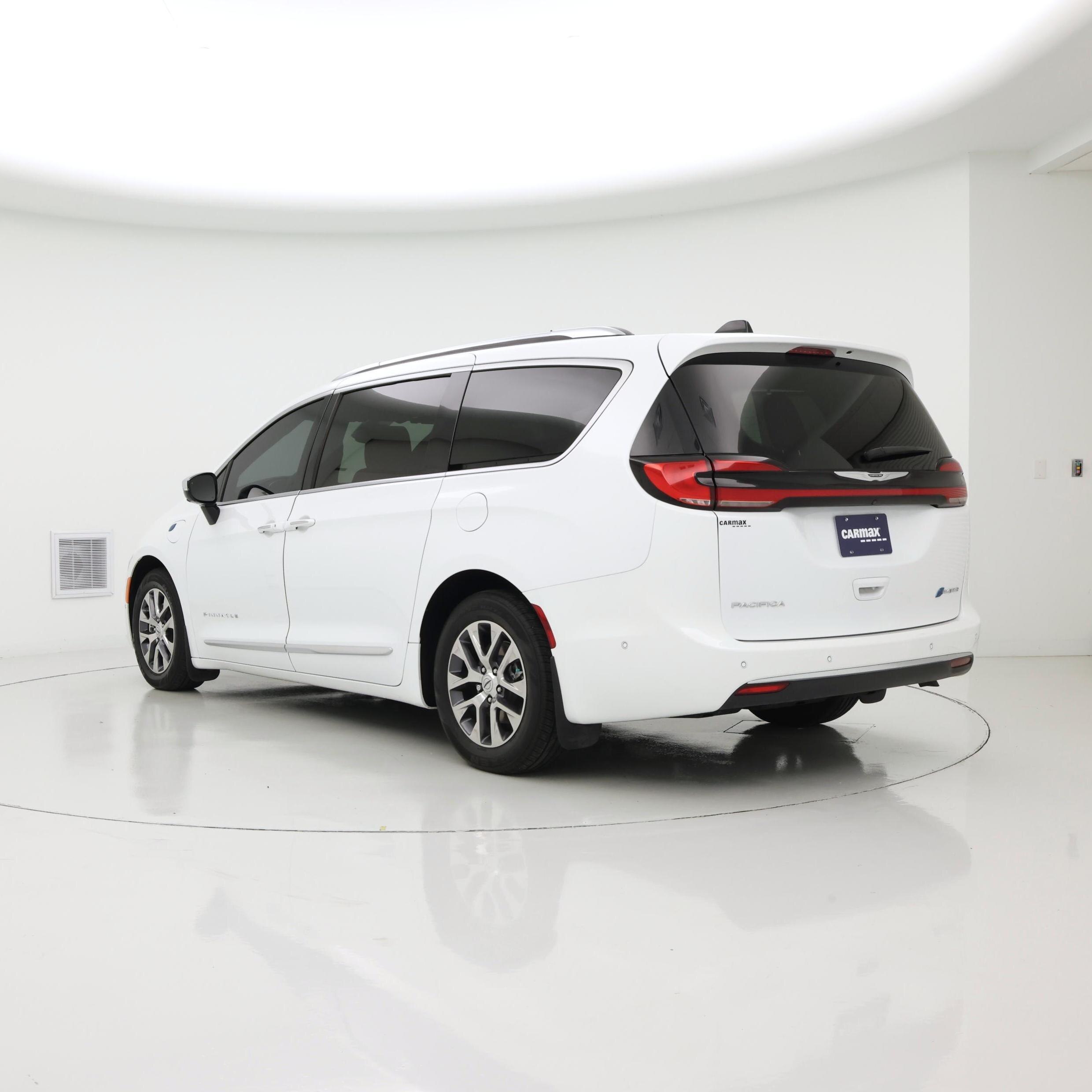 Thumbnail: 2023 Chrysler Pacifica - 2