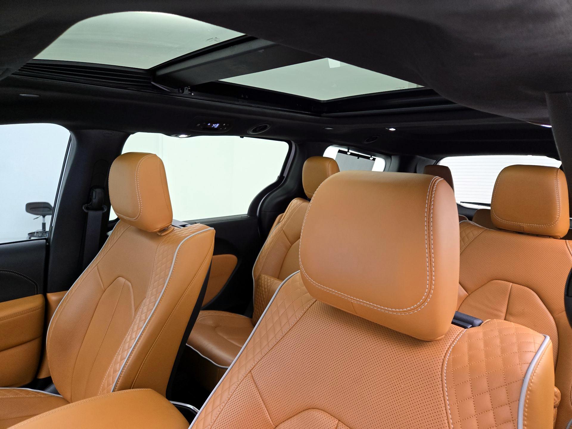 Thumbnail: 2023 Chrysler Pacifica - 20