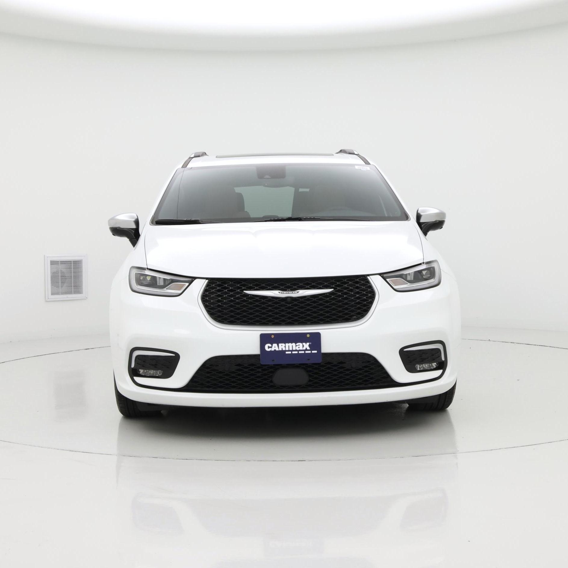 Thumbnail: 2023 Chrysler Pacifica - 5