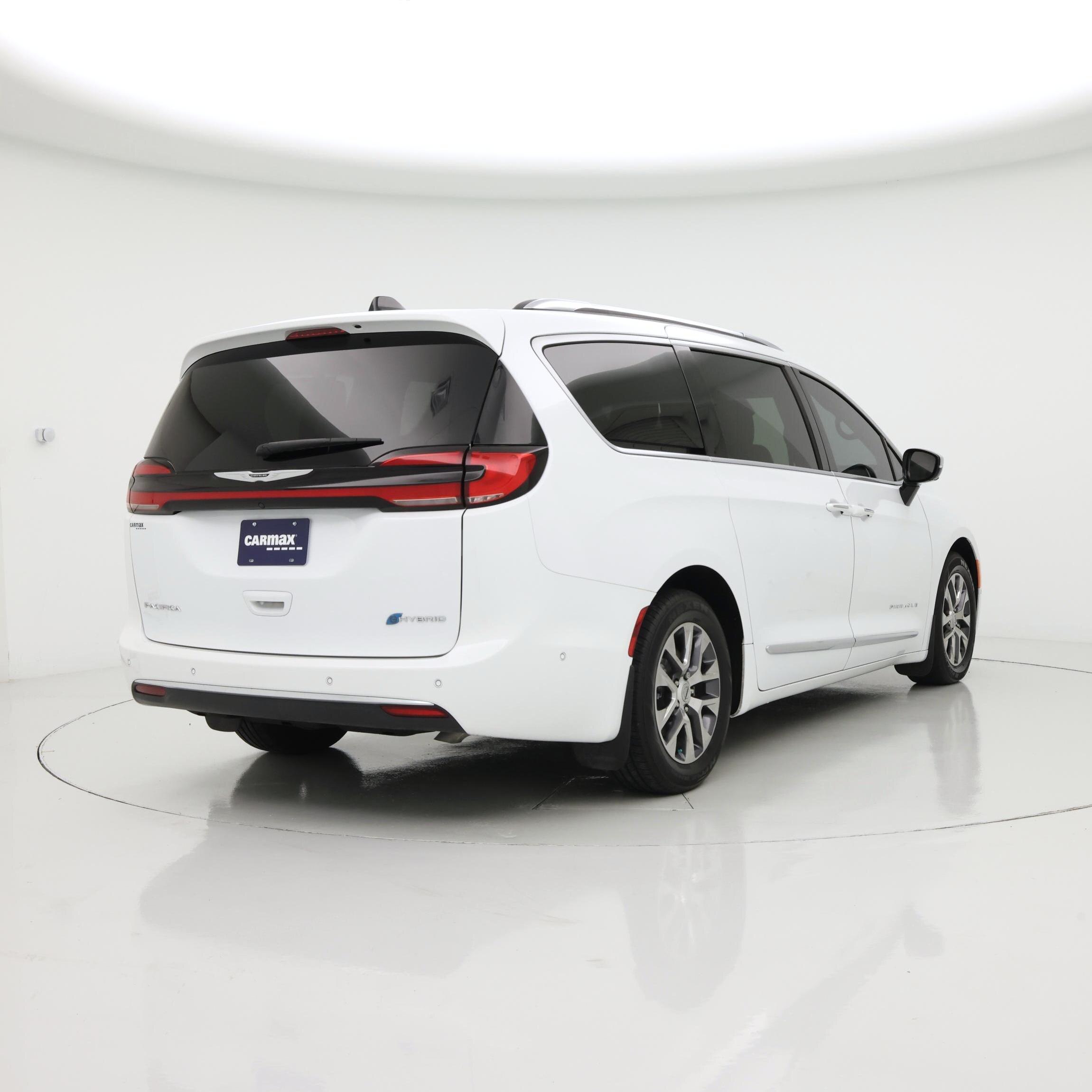 Thumbnail: 2023 Chrysler Pacifica - 8
