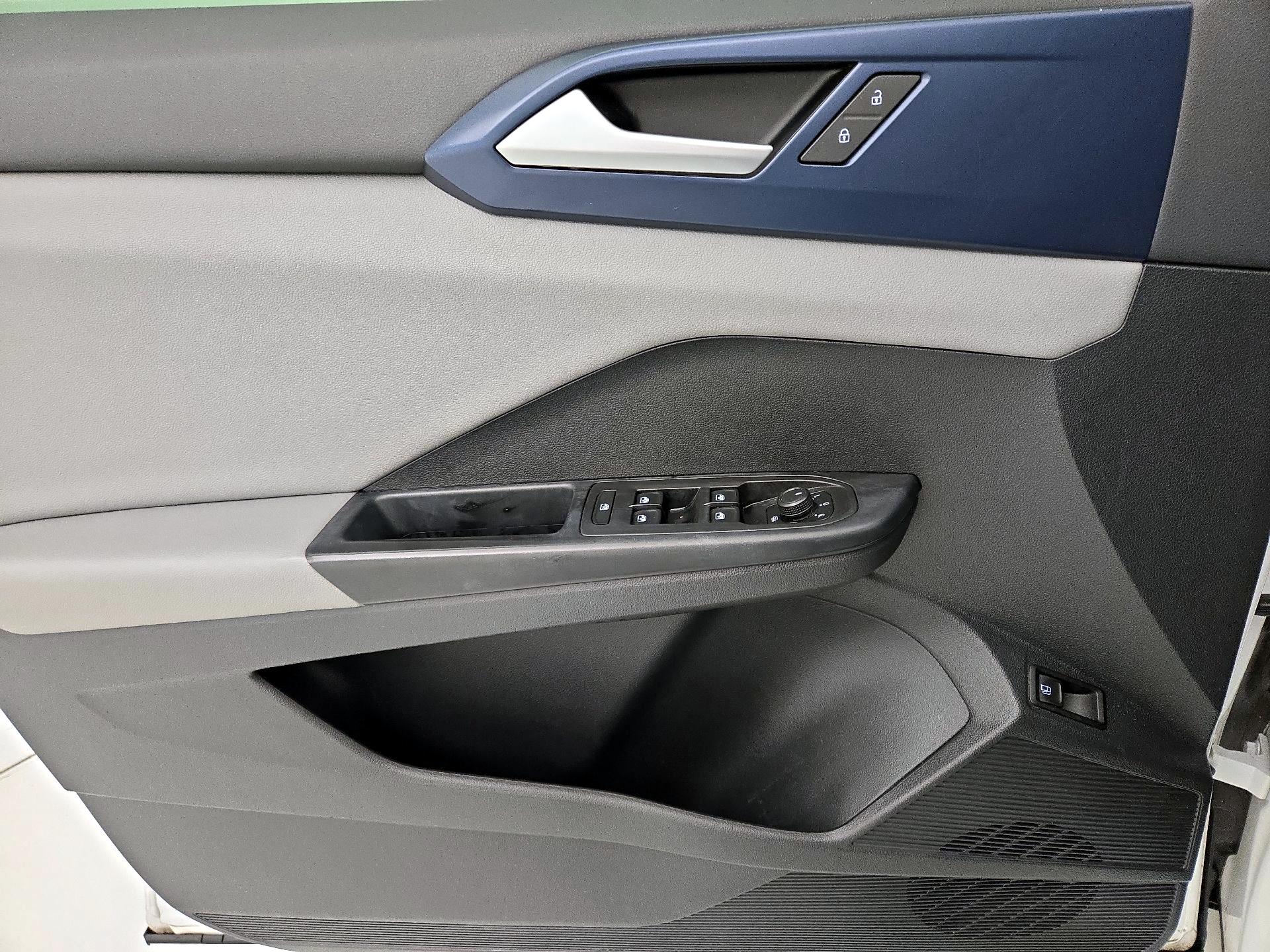 Thumbnail: 2022 Volkswagen Taos - 12