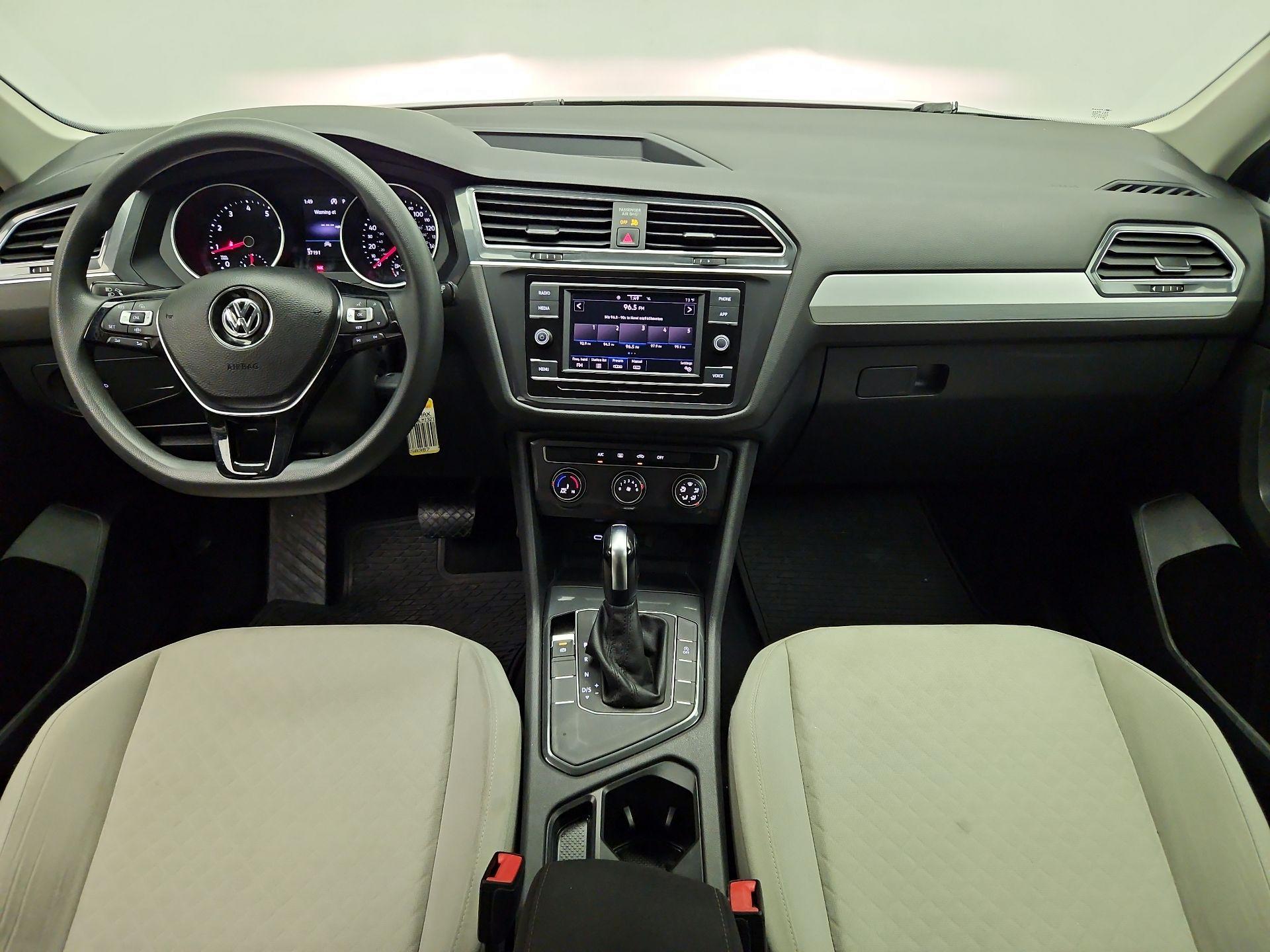 Thumbnail: 2020 Volkswagen Tiguan - 9