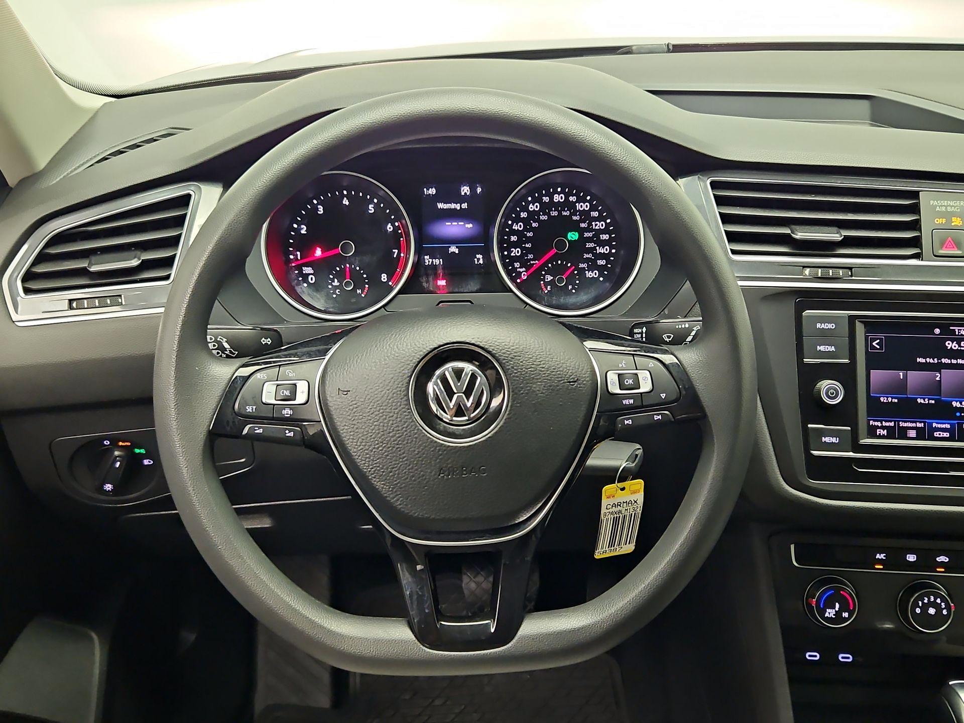 Thumbnail: 2020 Volkswagen Tiguan - 10