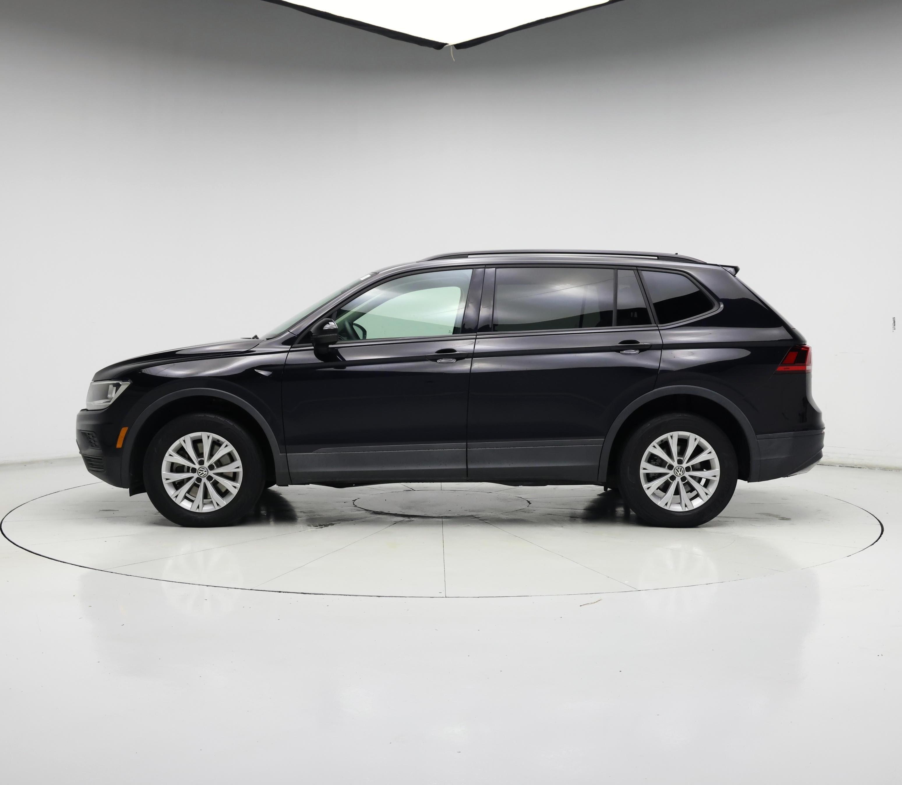 Thumbnail: 2020 Volkswagen Tiguan - 3