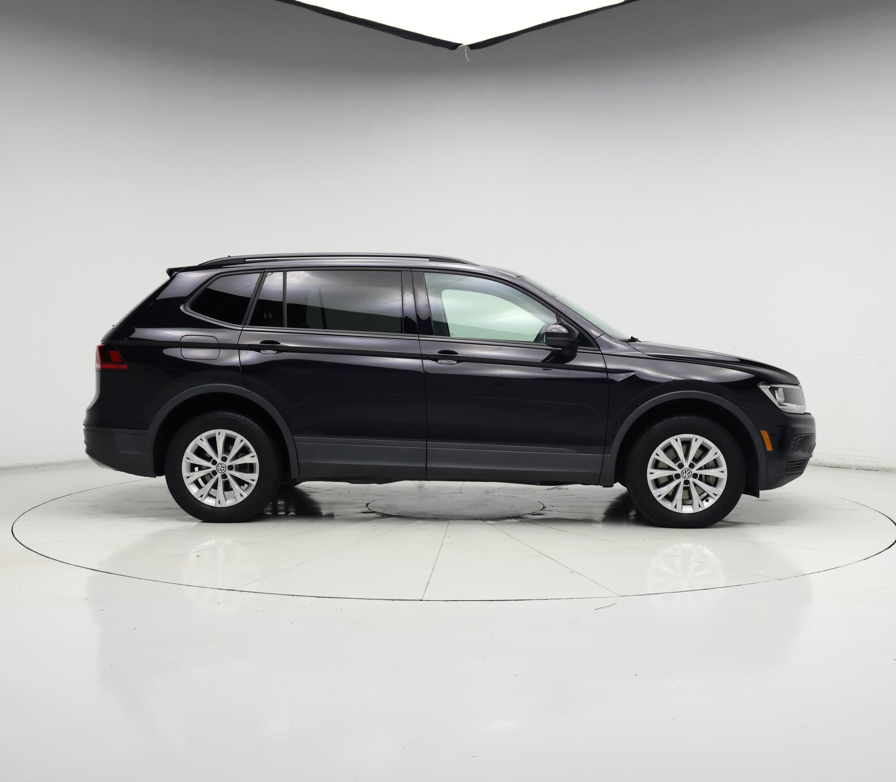 Thumbnail: 2020 Volkswagen Tiguan - 7