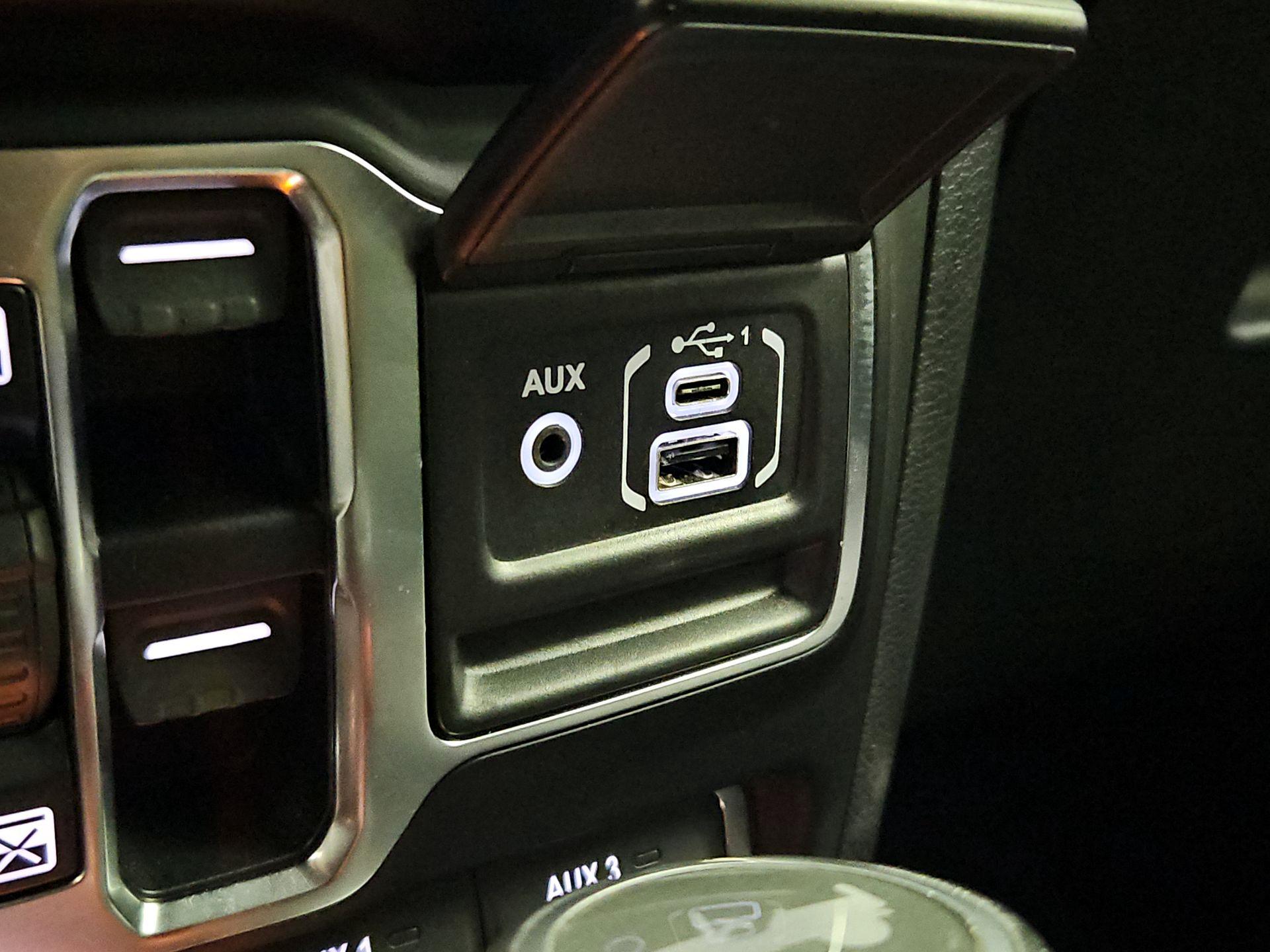 Thumbnail: 2021 Jeep Wrangler - 19