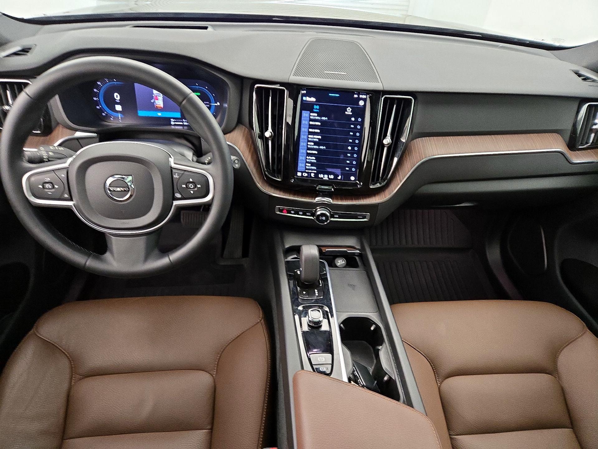 Thumbnail: 2022 Volvo XC60 - 9