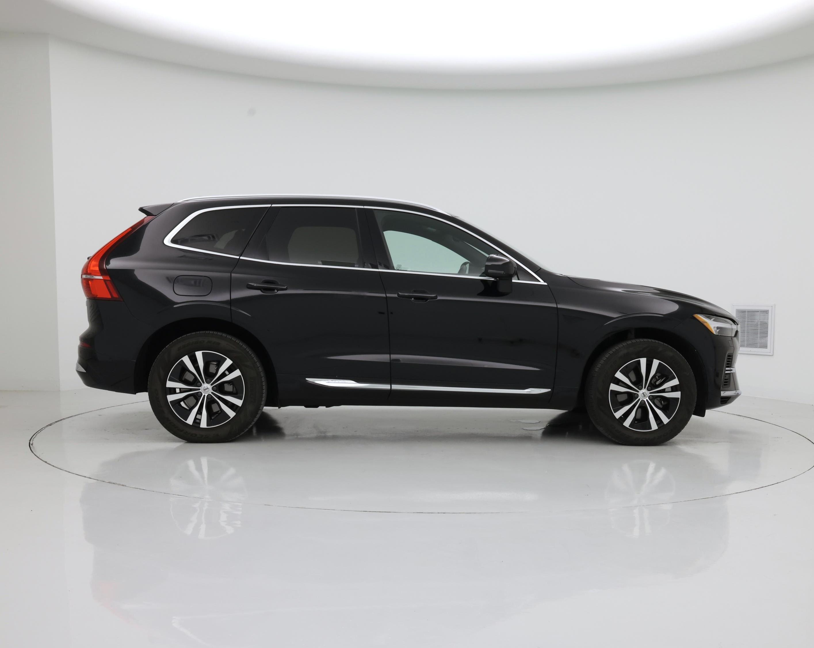 Thumbnail: 2022 Volvo XC60 - 7