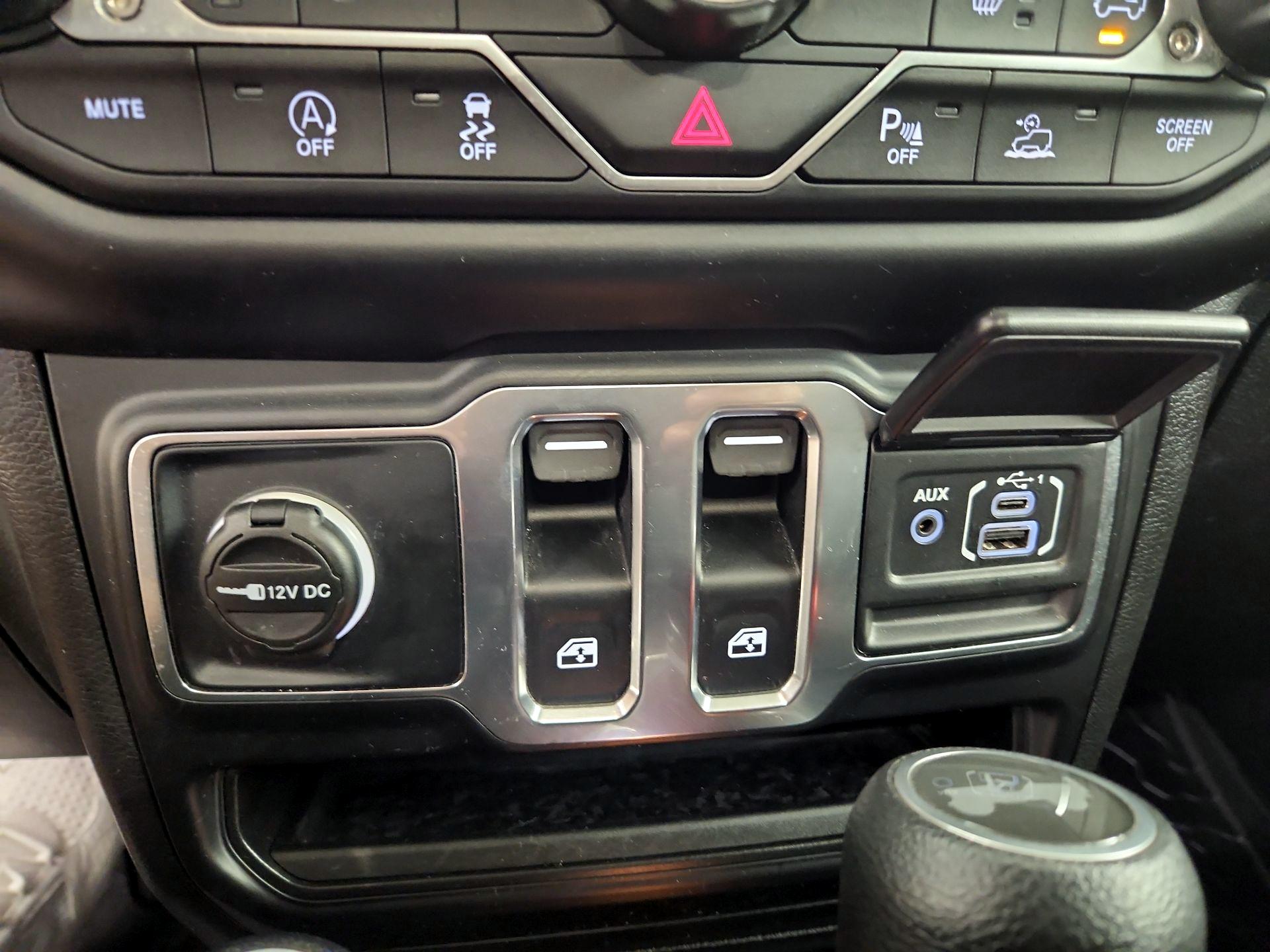 Thumbnail: 2021 Jeep Wrangler - 18