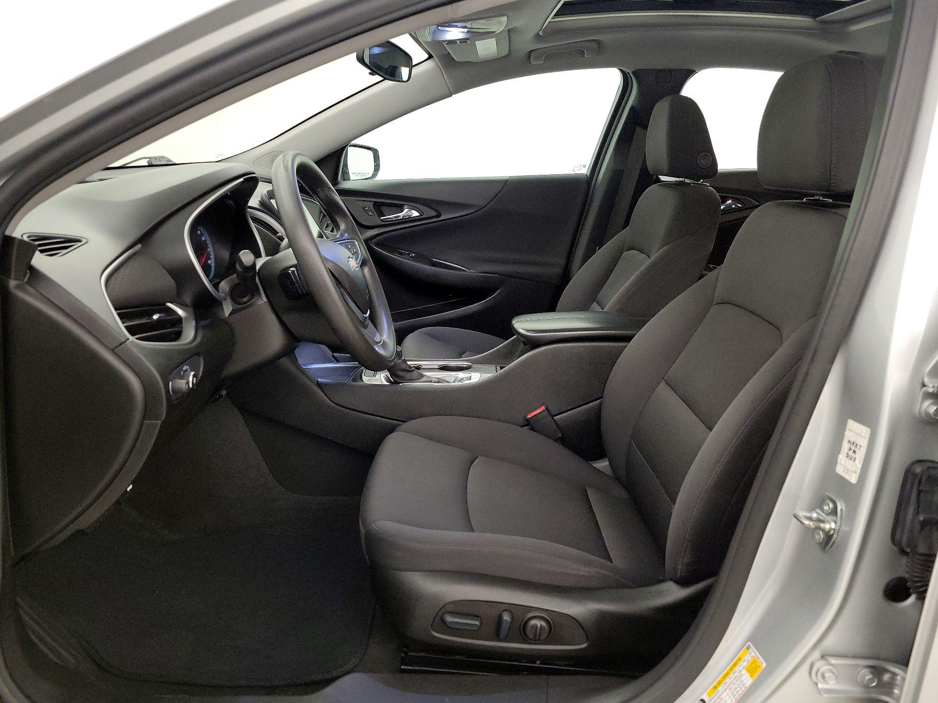 Thumbnail: 2022 Chevrolet Malibu - 11